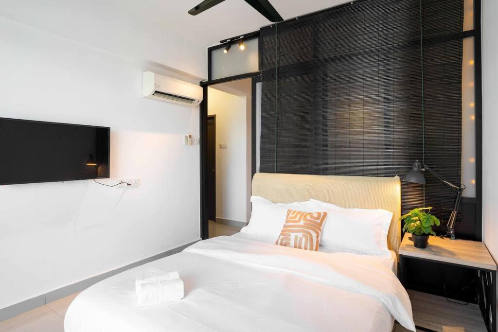 Chic - 4 bedroom - Projector - Ipoh Town - Sleep8 photo 5