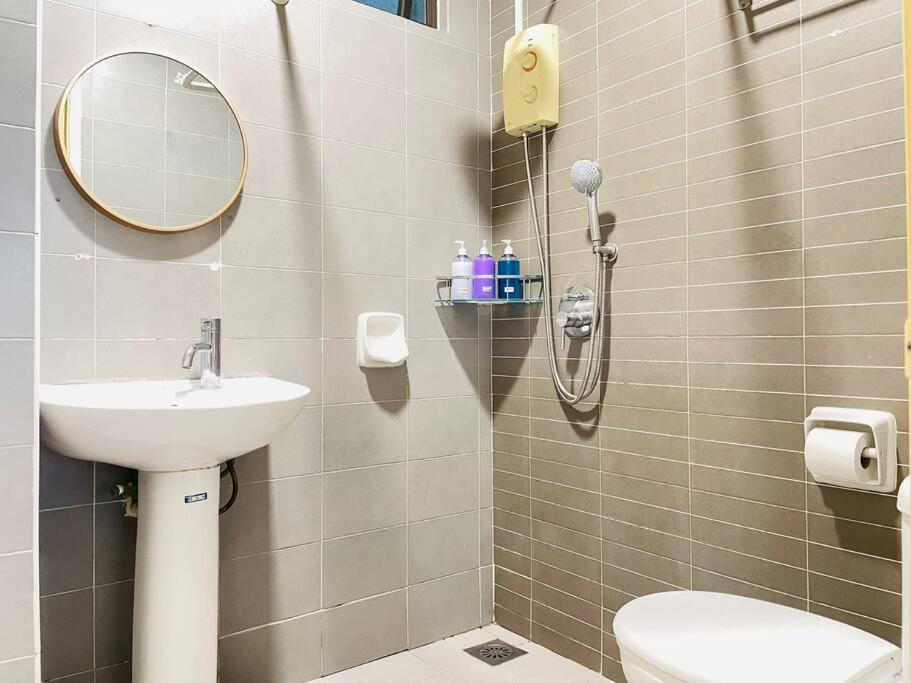 Mount Austin Palazio Lake view 3Br2Ba 2-8pax TV box near Aeon