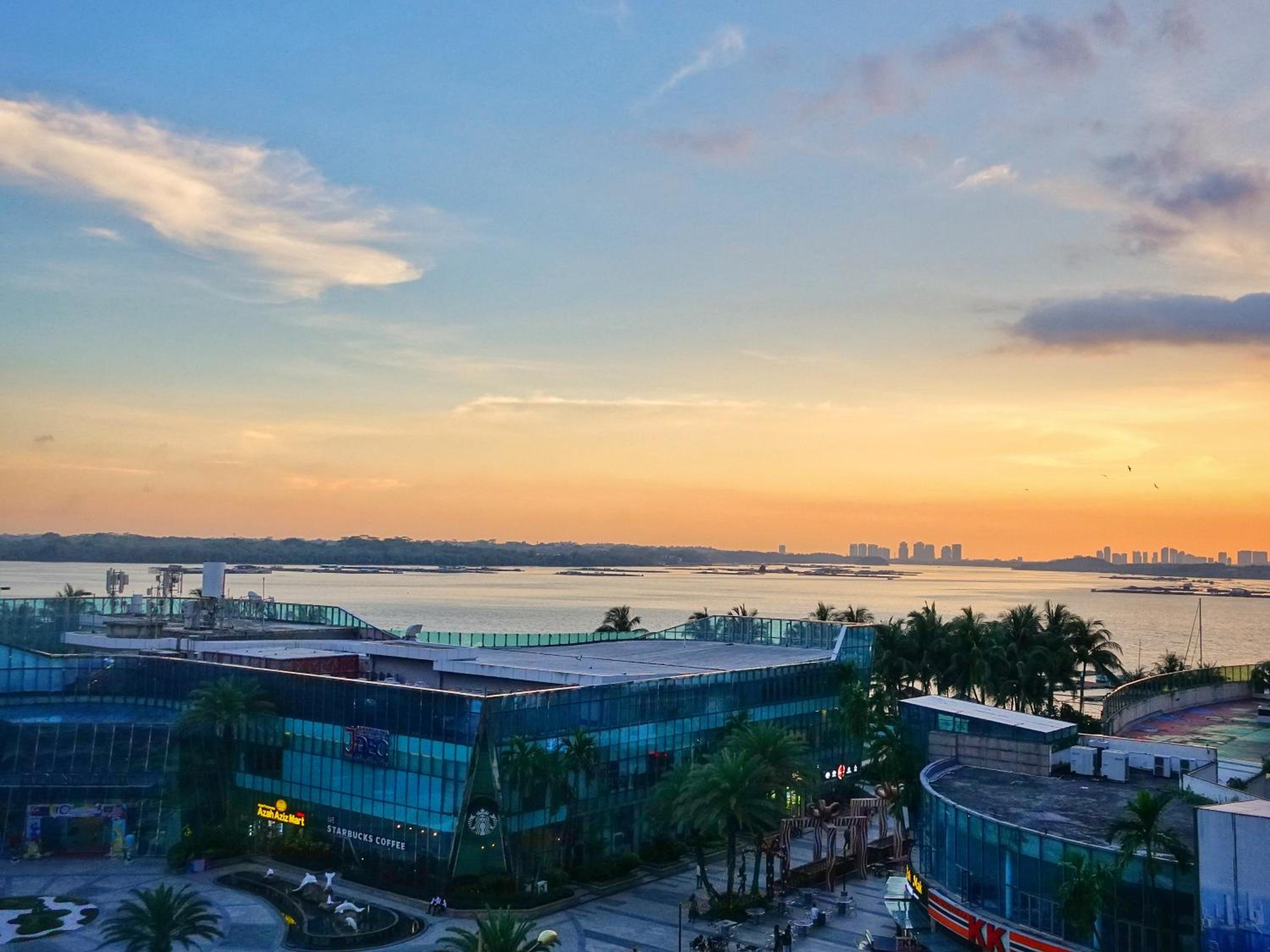 Amberside Danga Bay Sea View 3R3B 10pax