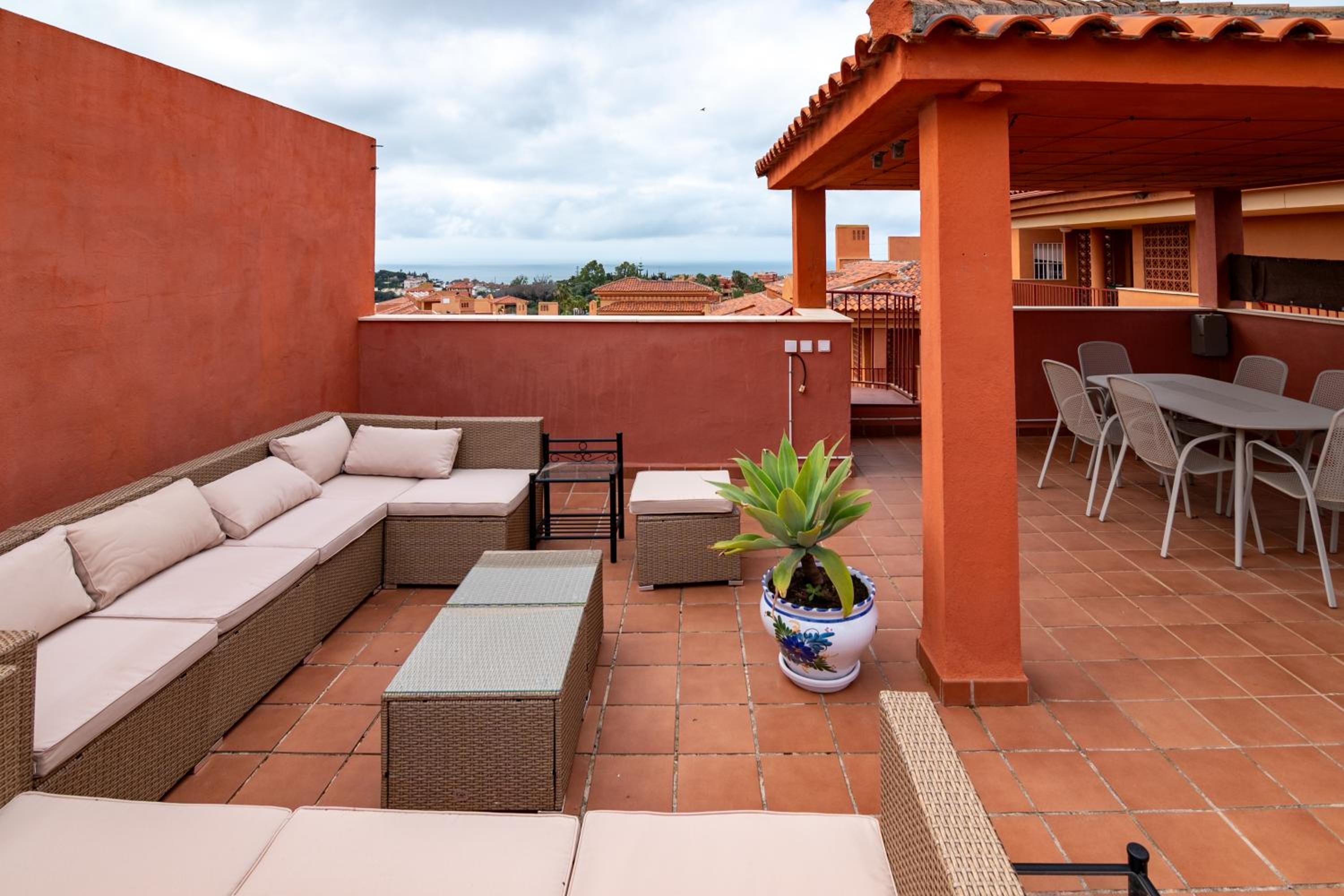 Wonderfull Pent-house close to the beach