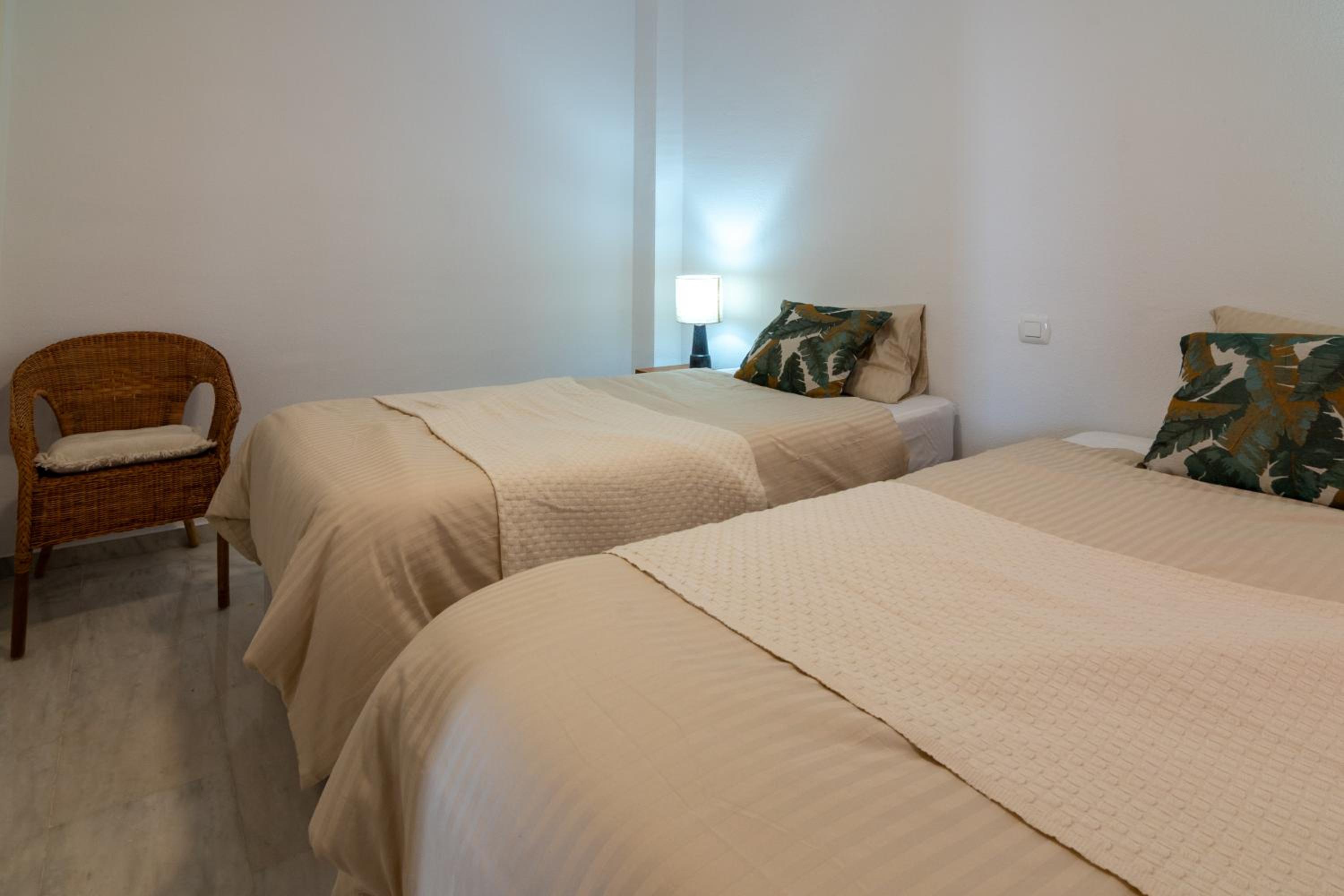 Wonderfull Pent-house close to the beach