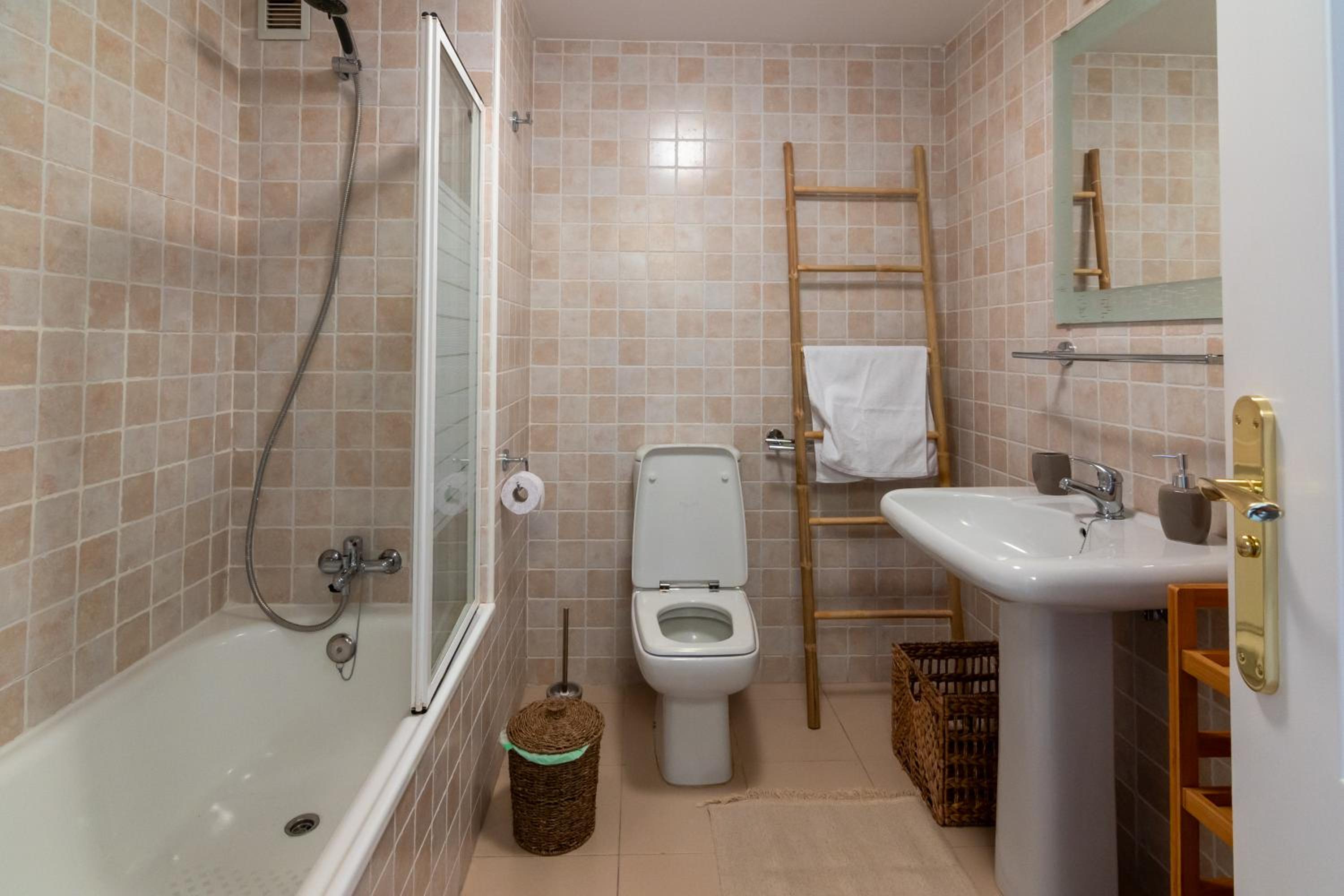 Wonderfull Pent-house close to the beach