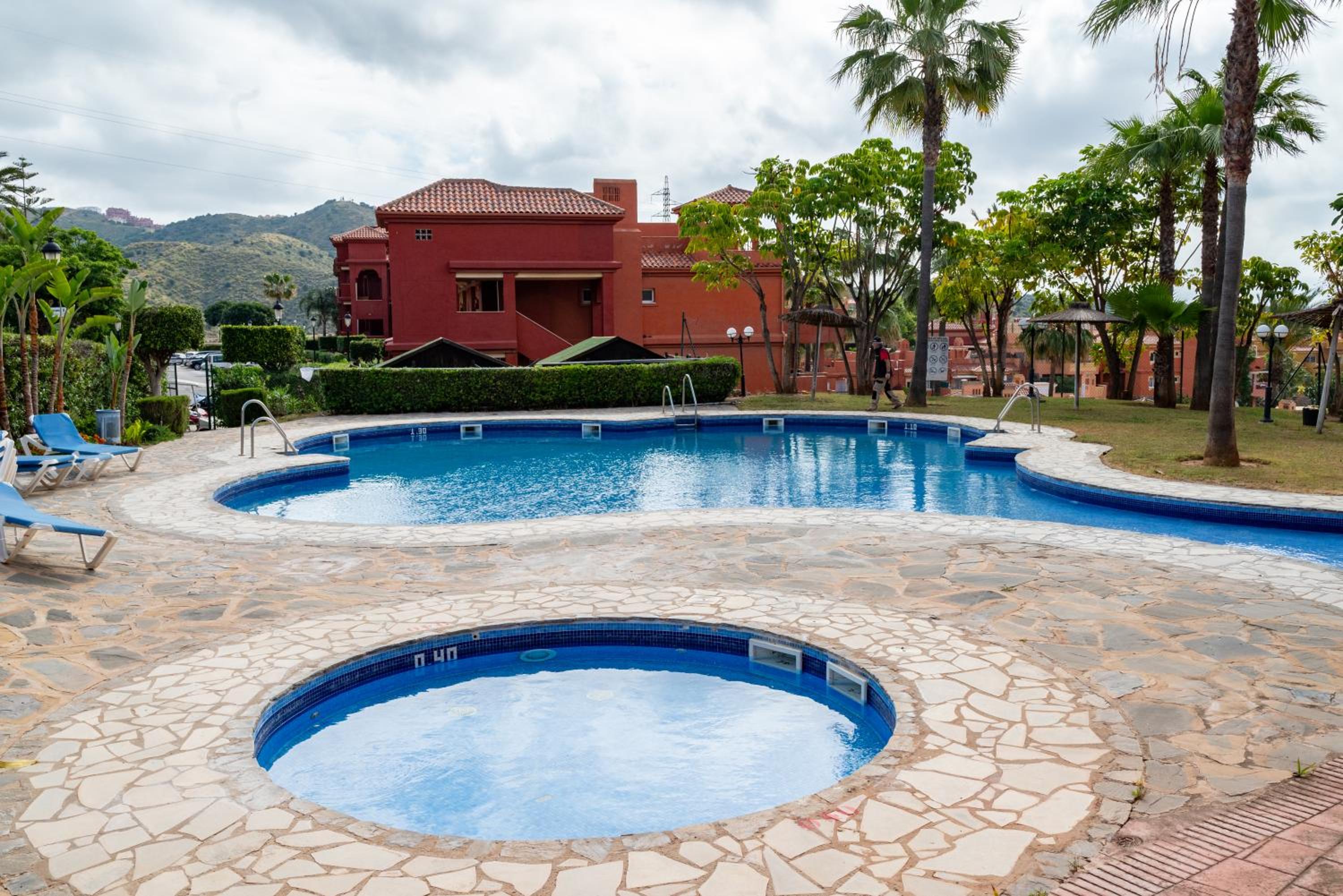 Wonderfull Pent-house close to the beach