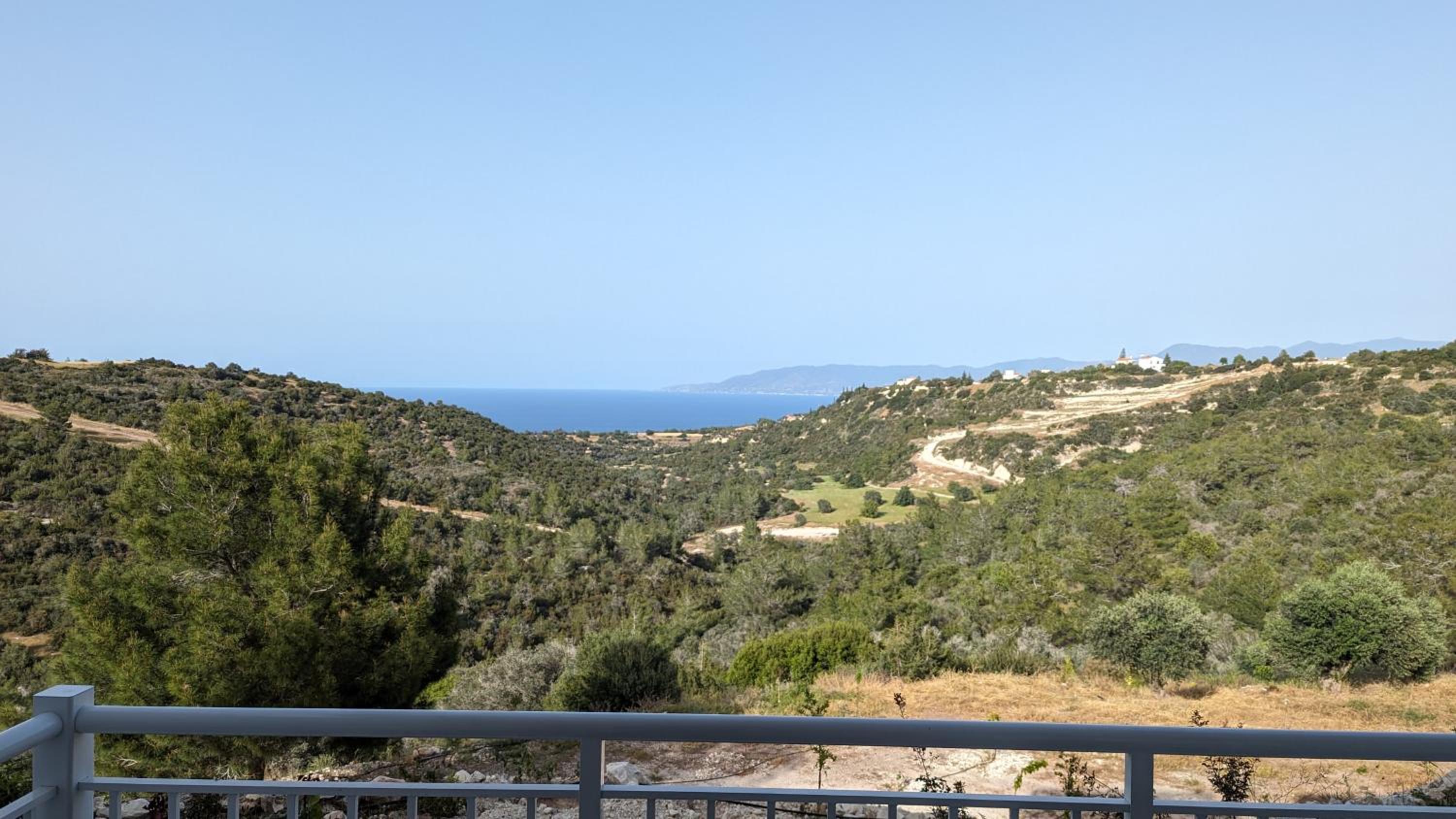 AKAMAS THRONE APARTMENTS