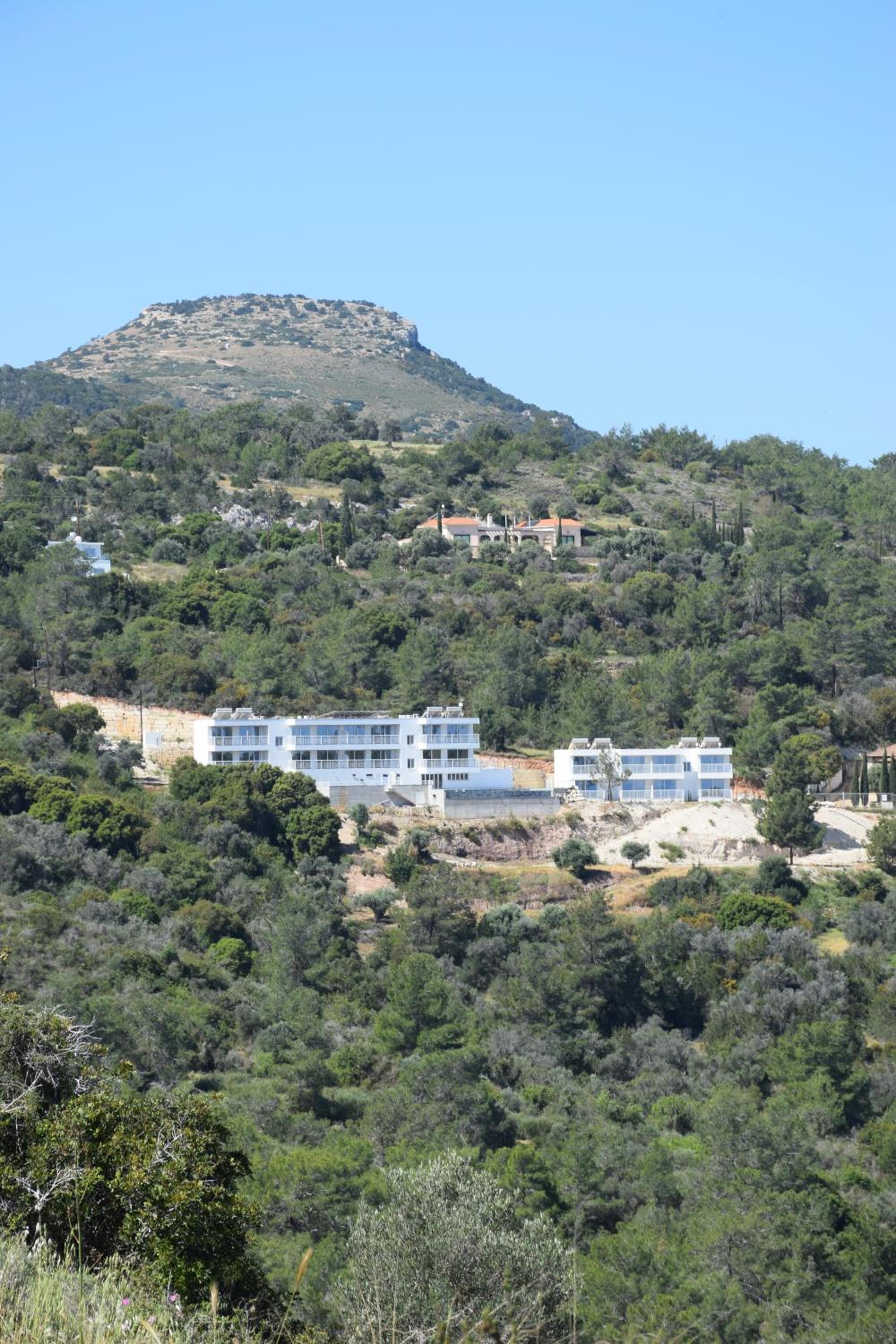 AKAMAS THRONE APARTMENTS