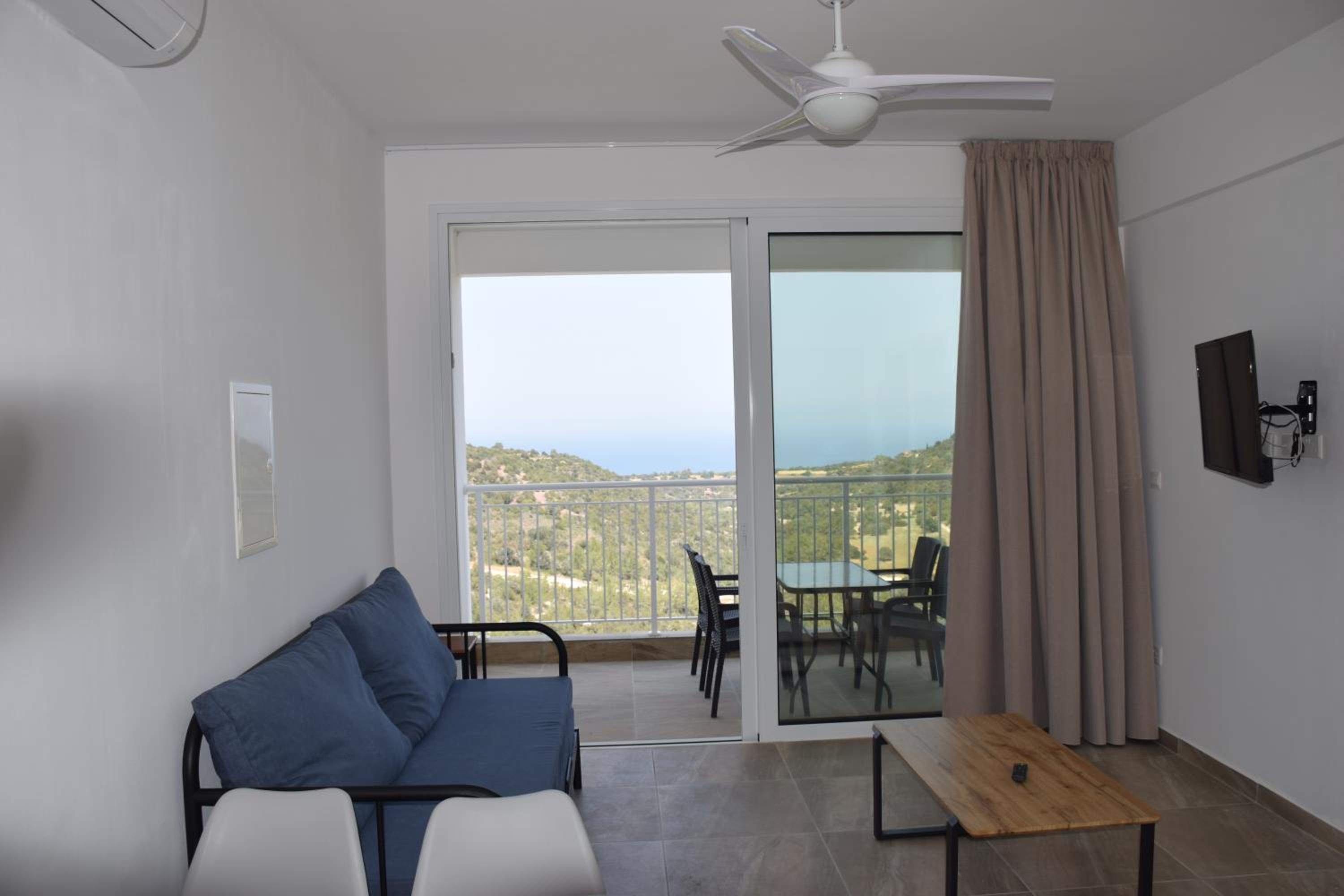 AKAMAS THRONE APARTMENTS