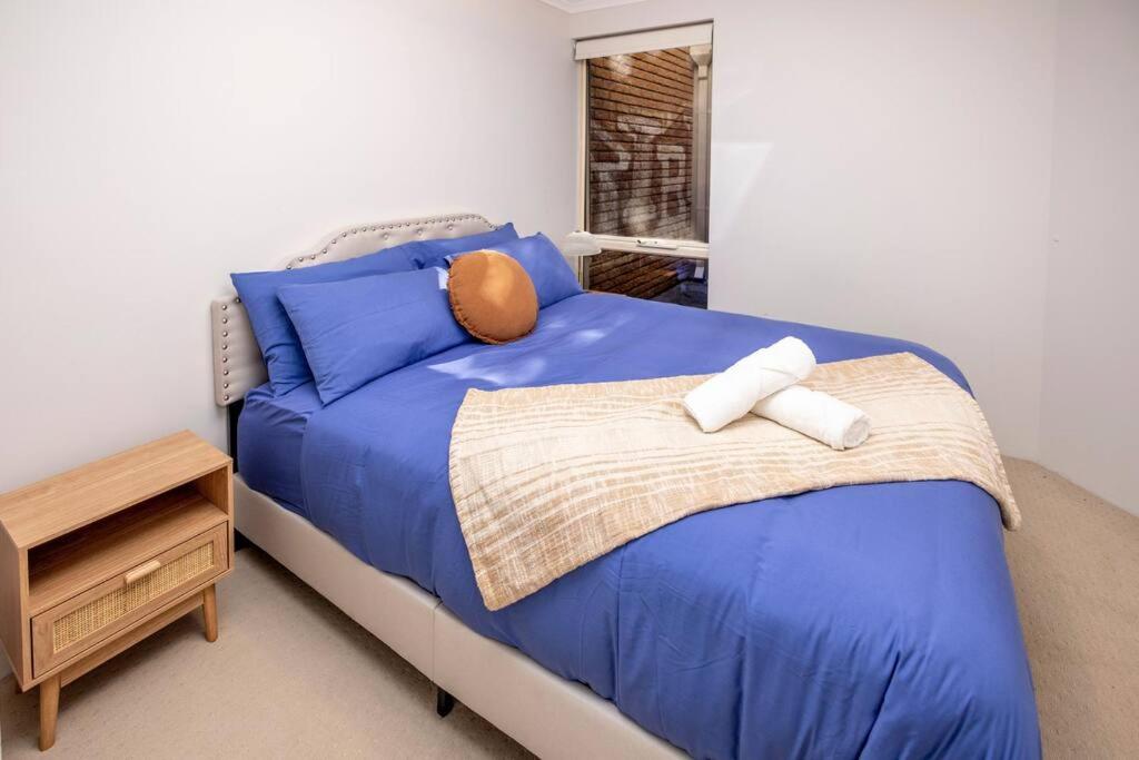 Urban Retreat CBD Perth House 4BR 3BA 2PK SLEEP 8!
