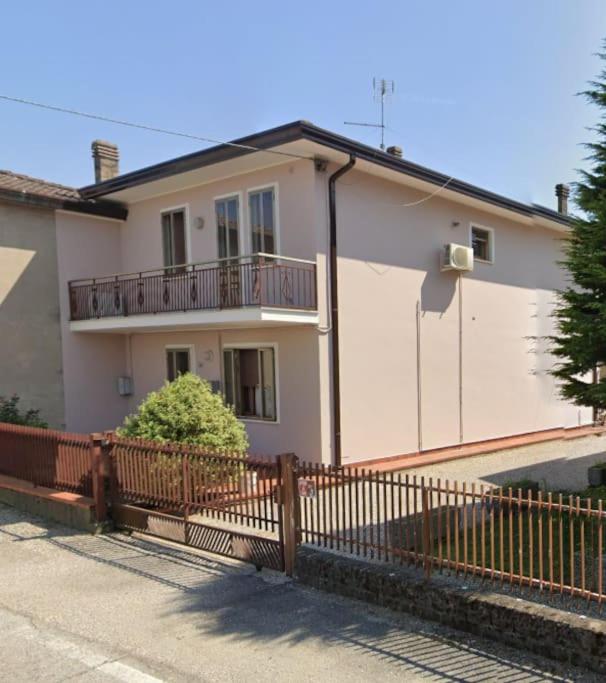 Ornella's apartment Relax-Wi-Fi e AC- ideale famiglie view 3