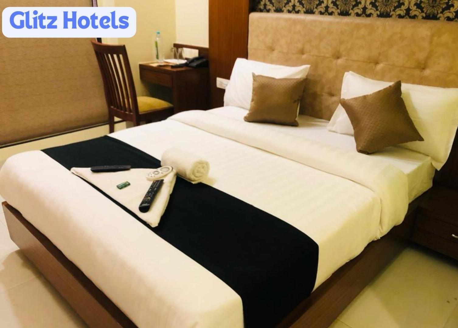 Glitz Hotels 7even Hills- Nr International Airport Mumbai T2 view 2