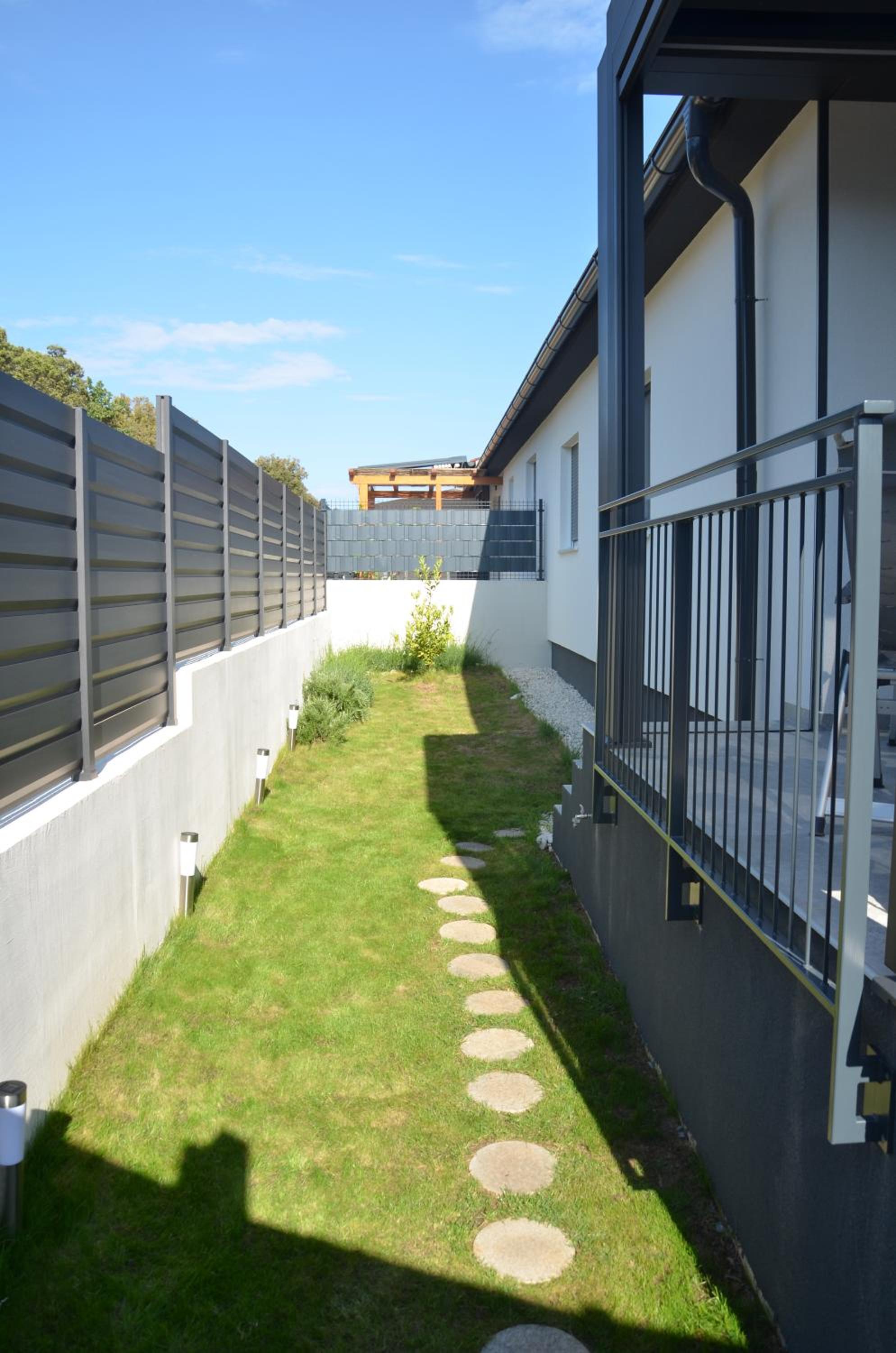 Seaside Cottage Barbariga view 3