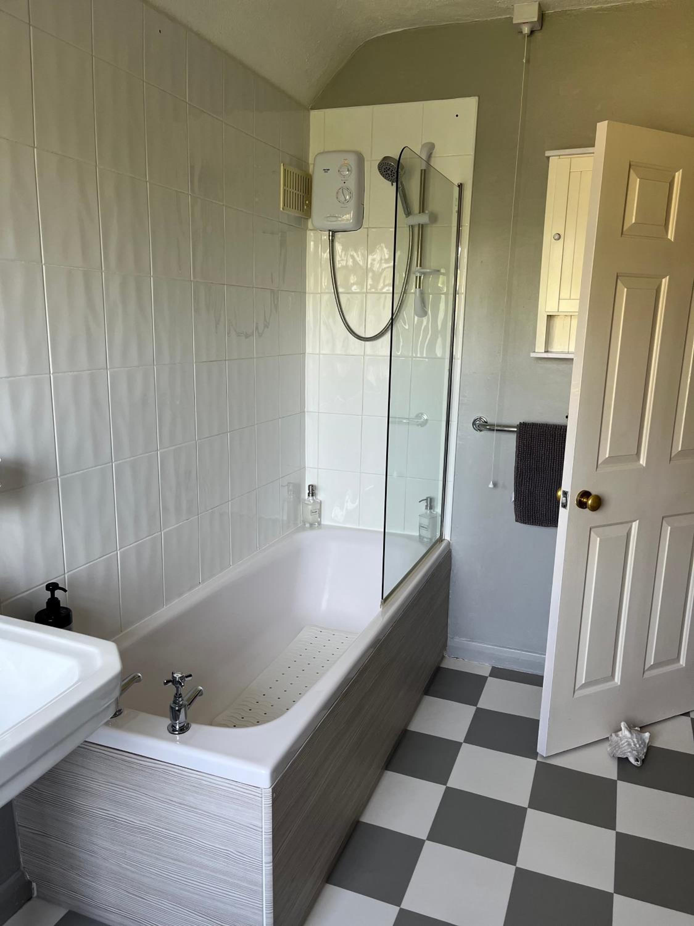 Oakham Vacations - Field View - Property Image 8