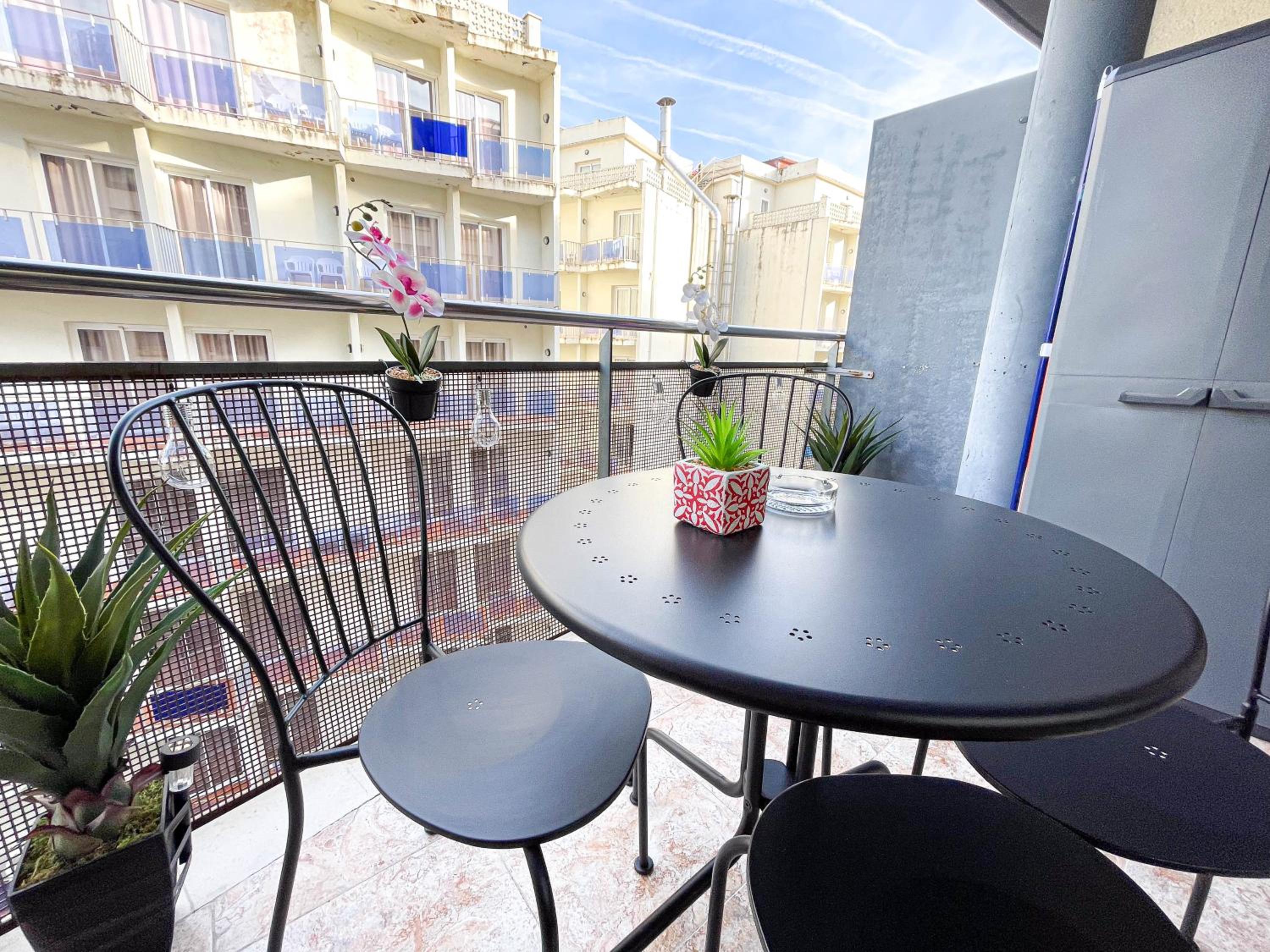 Red Apartment Lloret