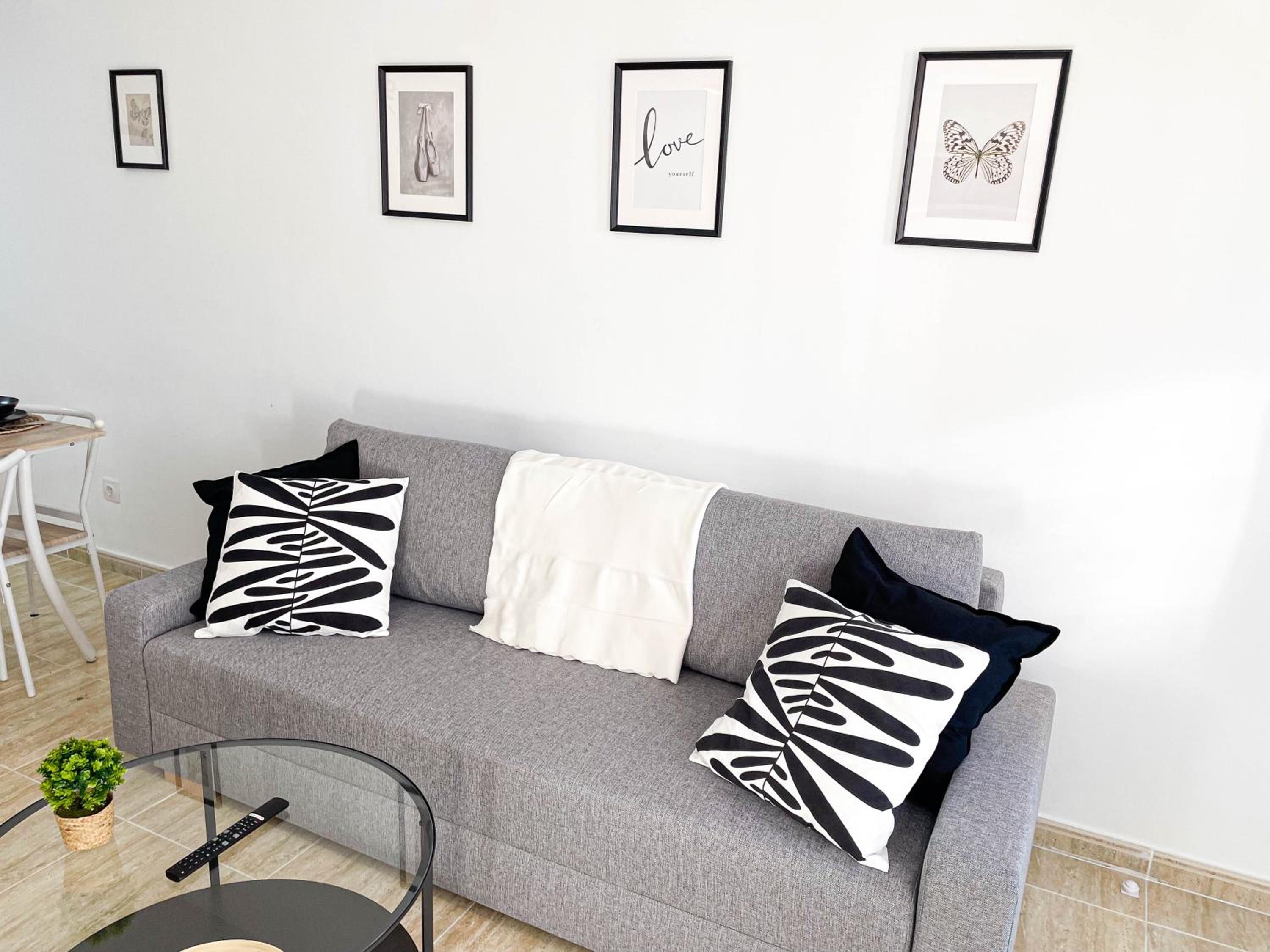 Black Style Apartment