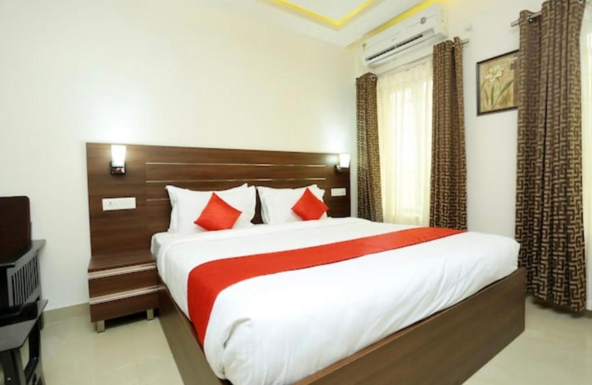 Hotel Padippurayil