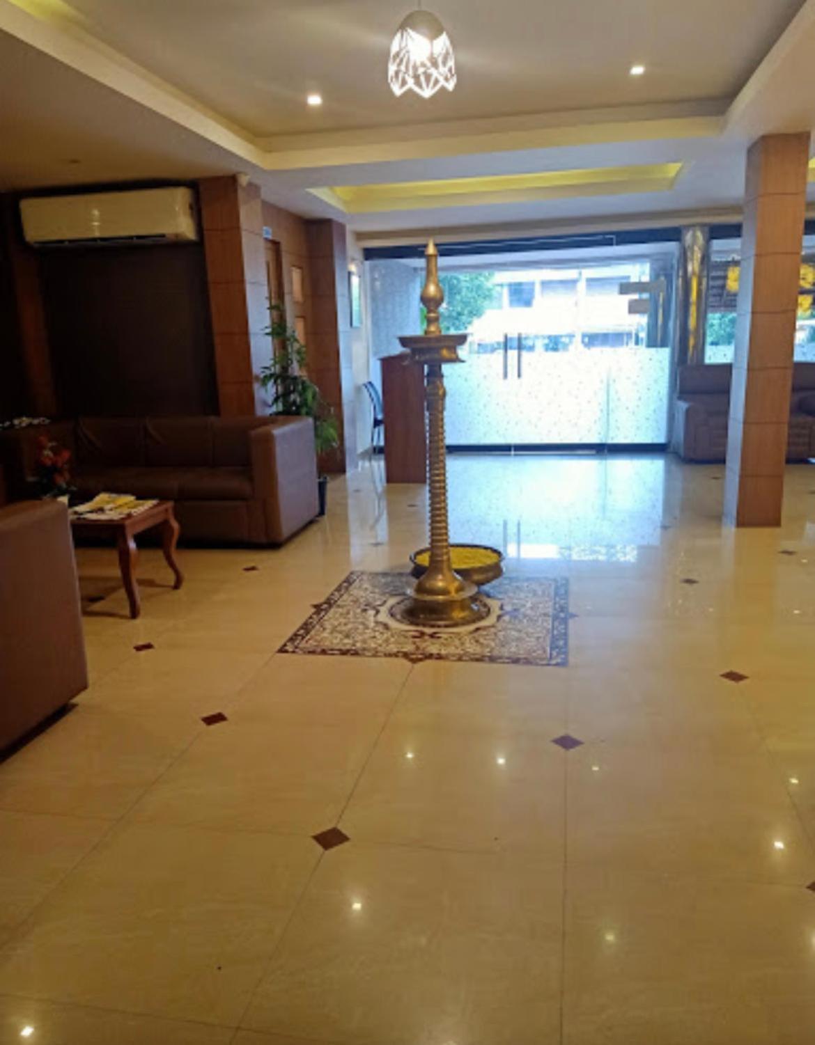 Hotel Padippurayil