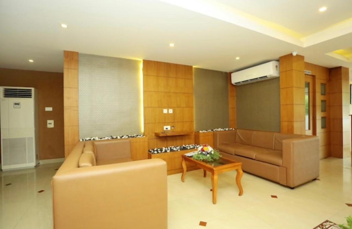 Hotel Padippurayil