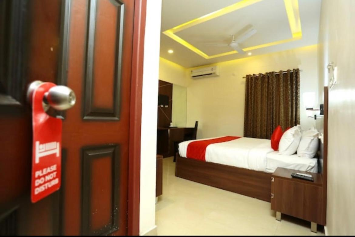 Hotel Padippurayil