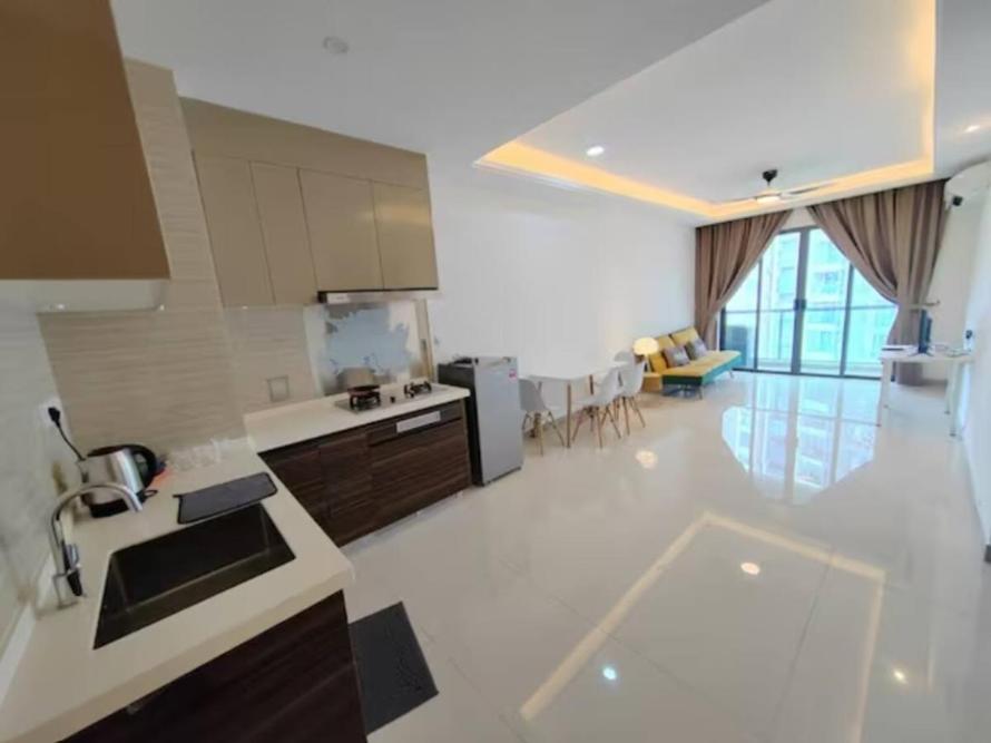 R&F Princess Cove - JB Causeway - Sauna - Netflix - Hotel Like Facilities