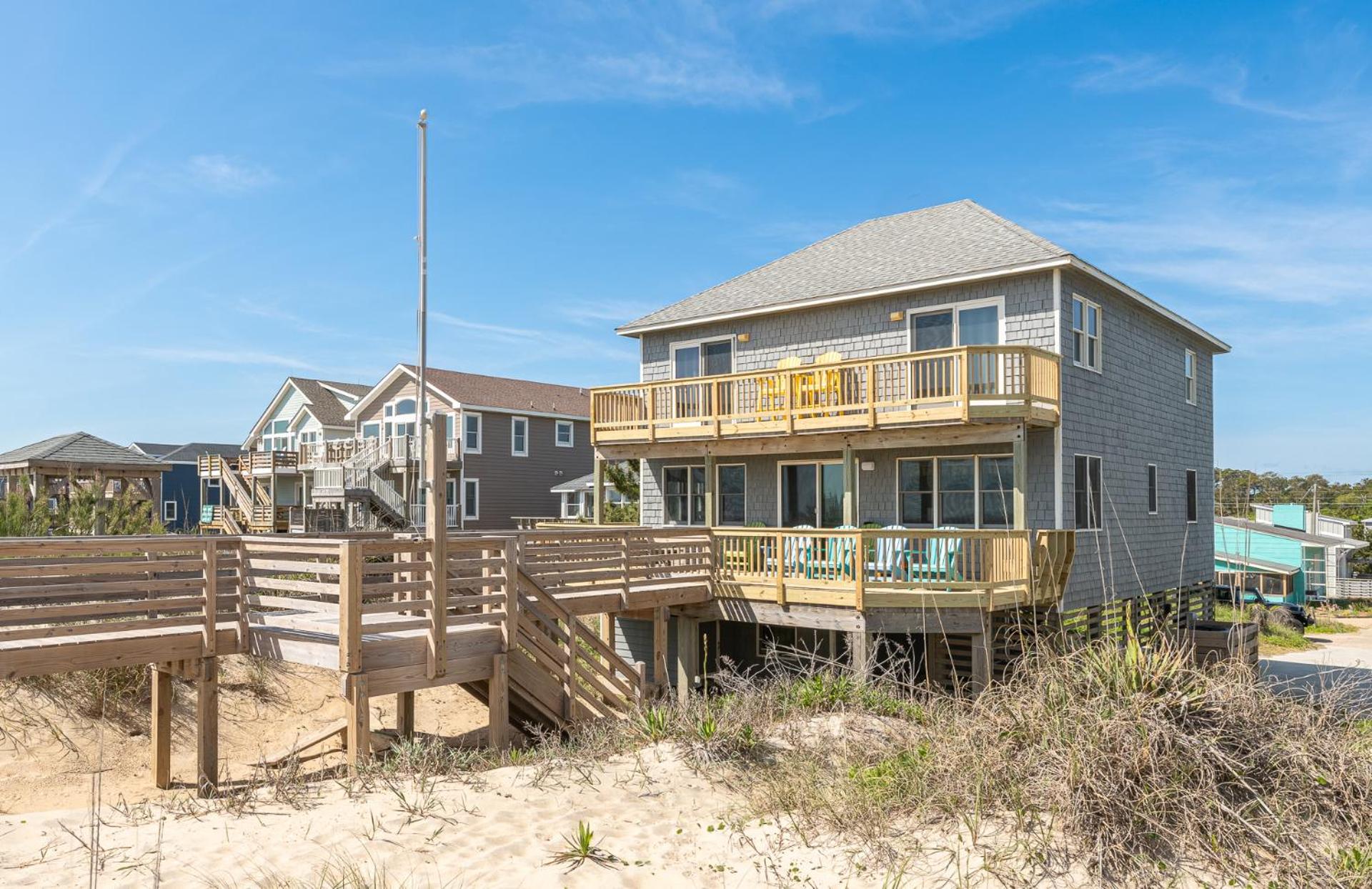 Pier Pleasure - S Nags Head MP 17, Oceanfront, Private Beach Access, Ocean View, Fireplace view 2