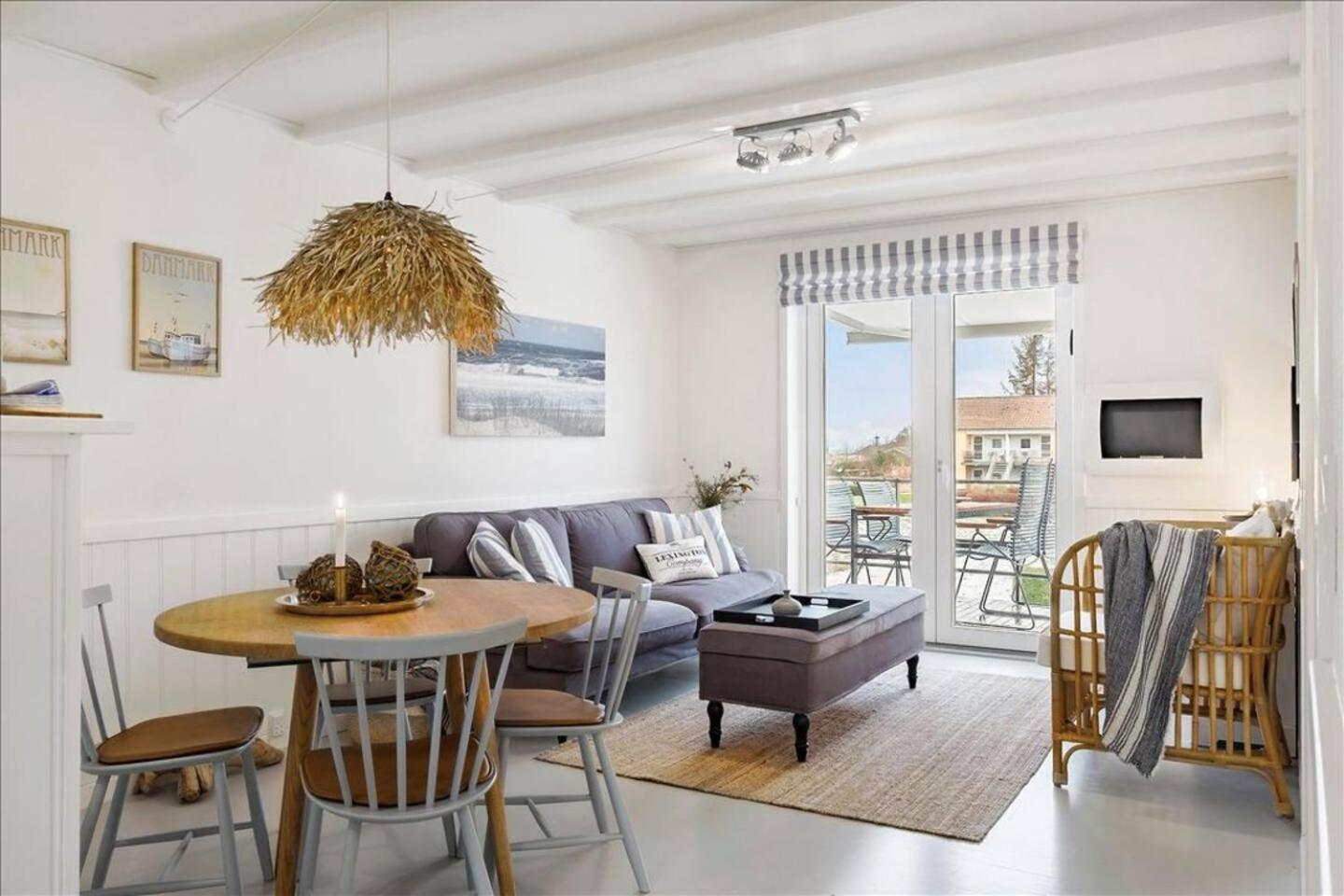 Holiday Apartment With Ocean View
