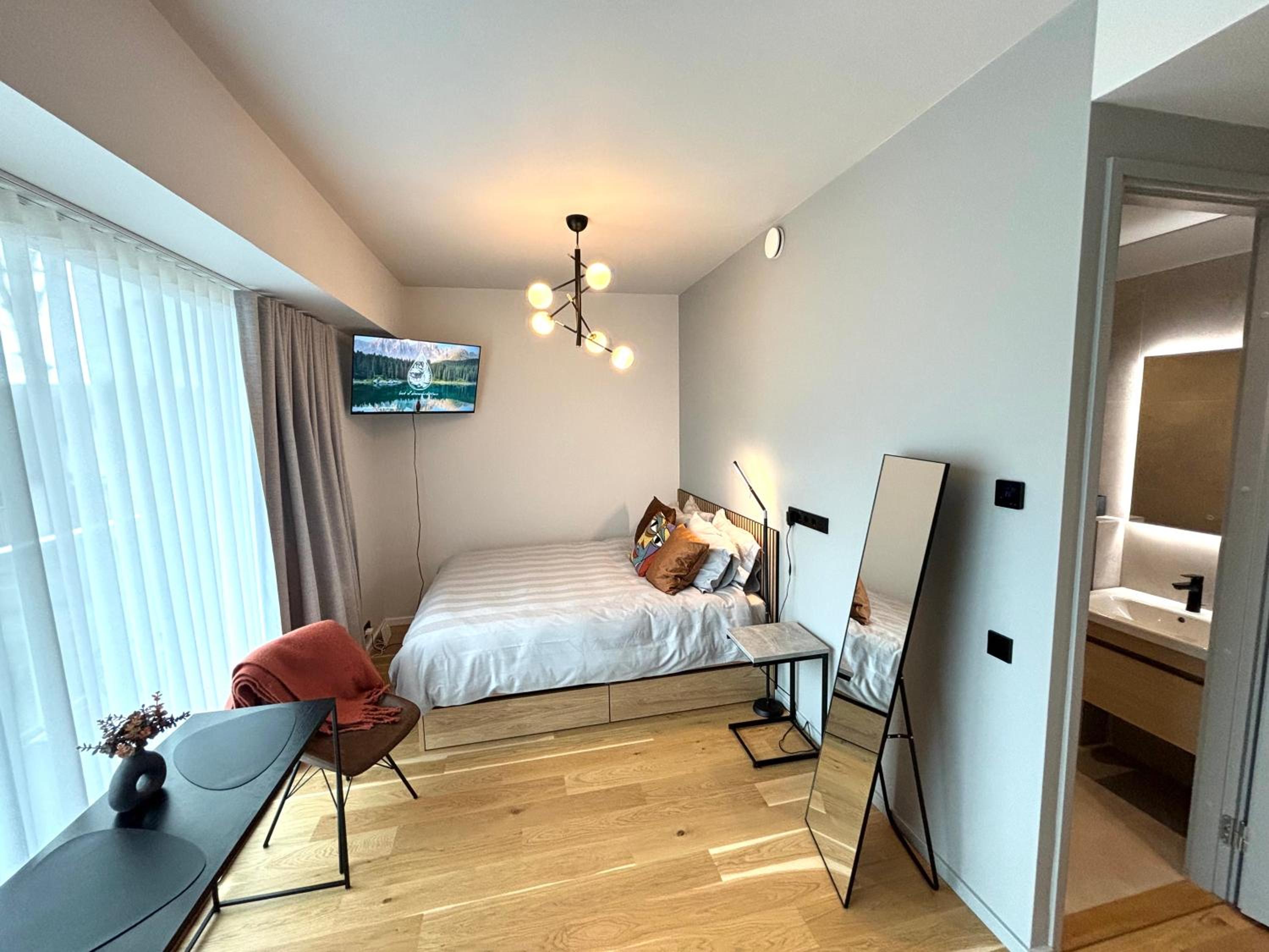 New studio in the city centre view 3