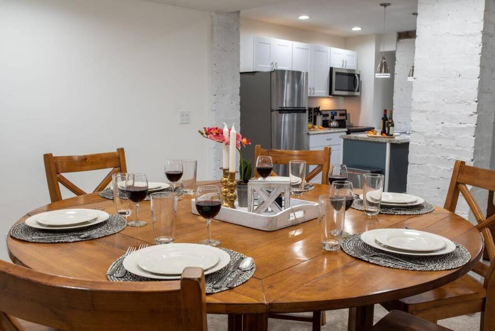 Roomy 3BR & 2BR Apartments near Universities view 2