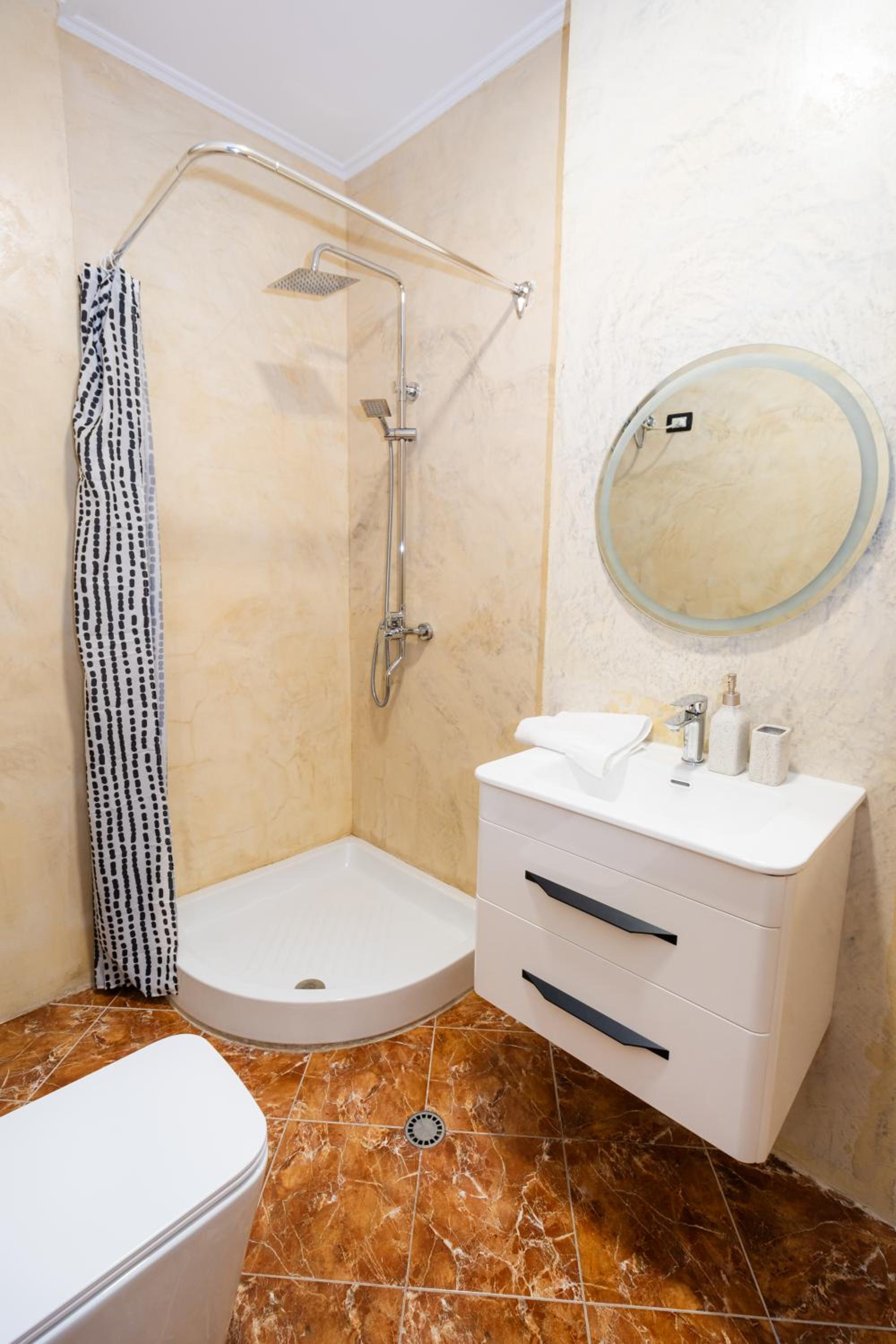 Central Cane Apartment