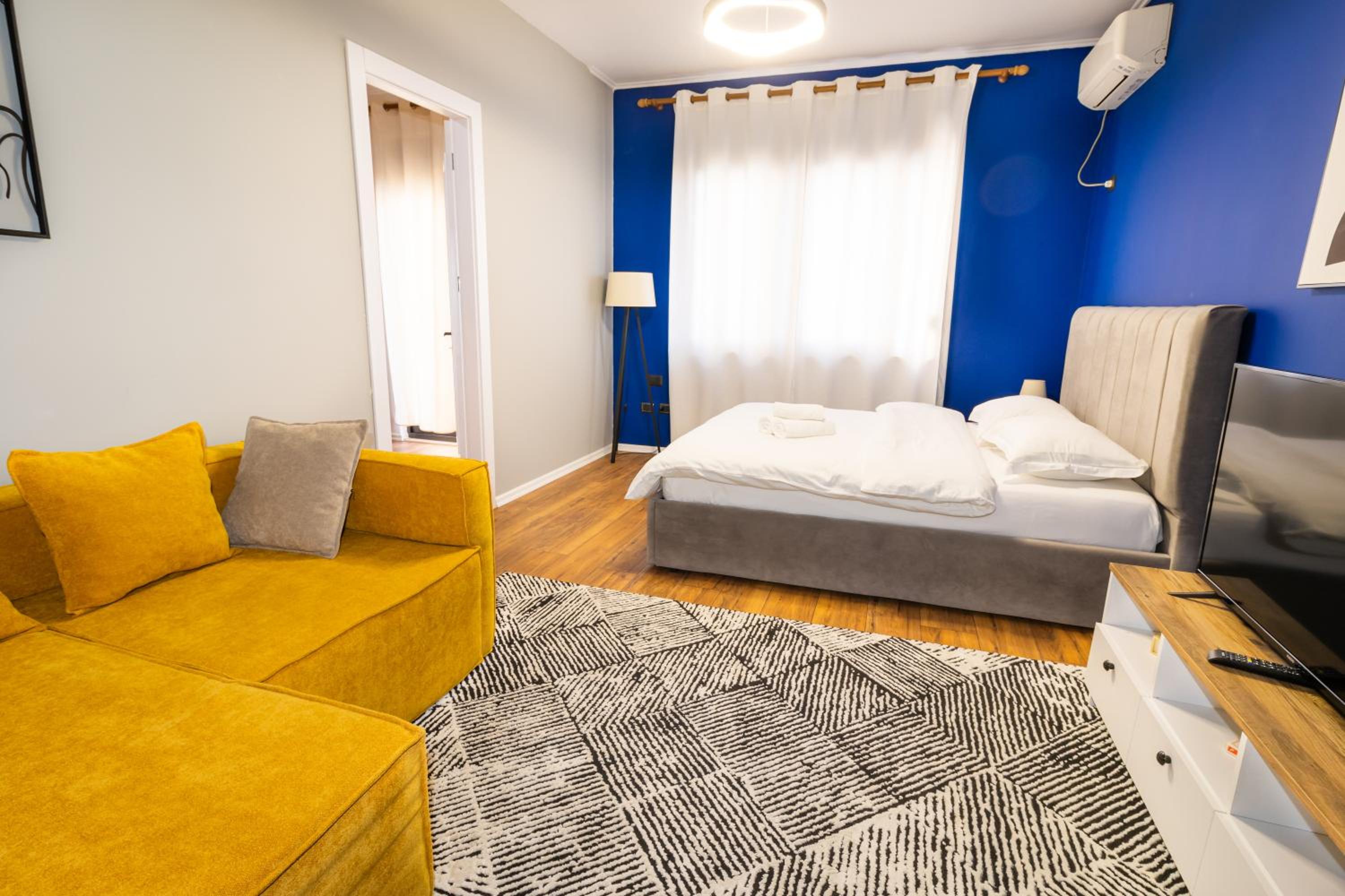 Central Cane Apartment