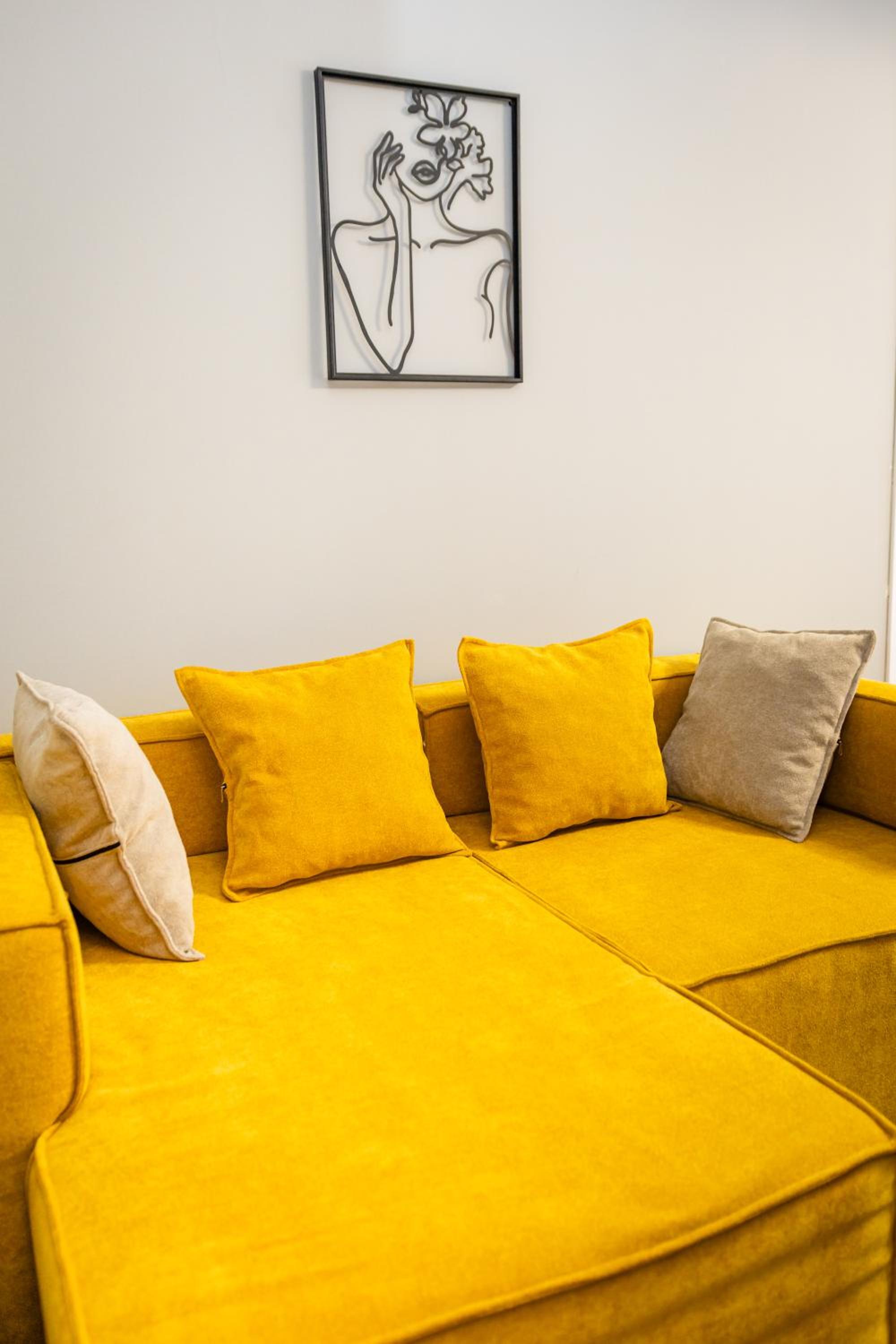 Central Cane Apartment