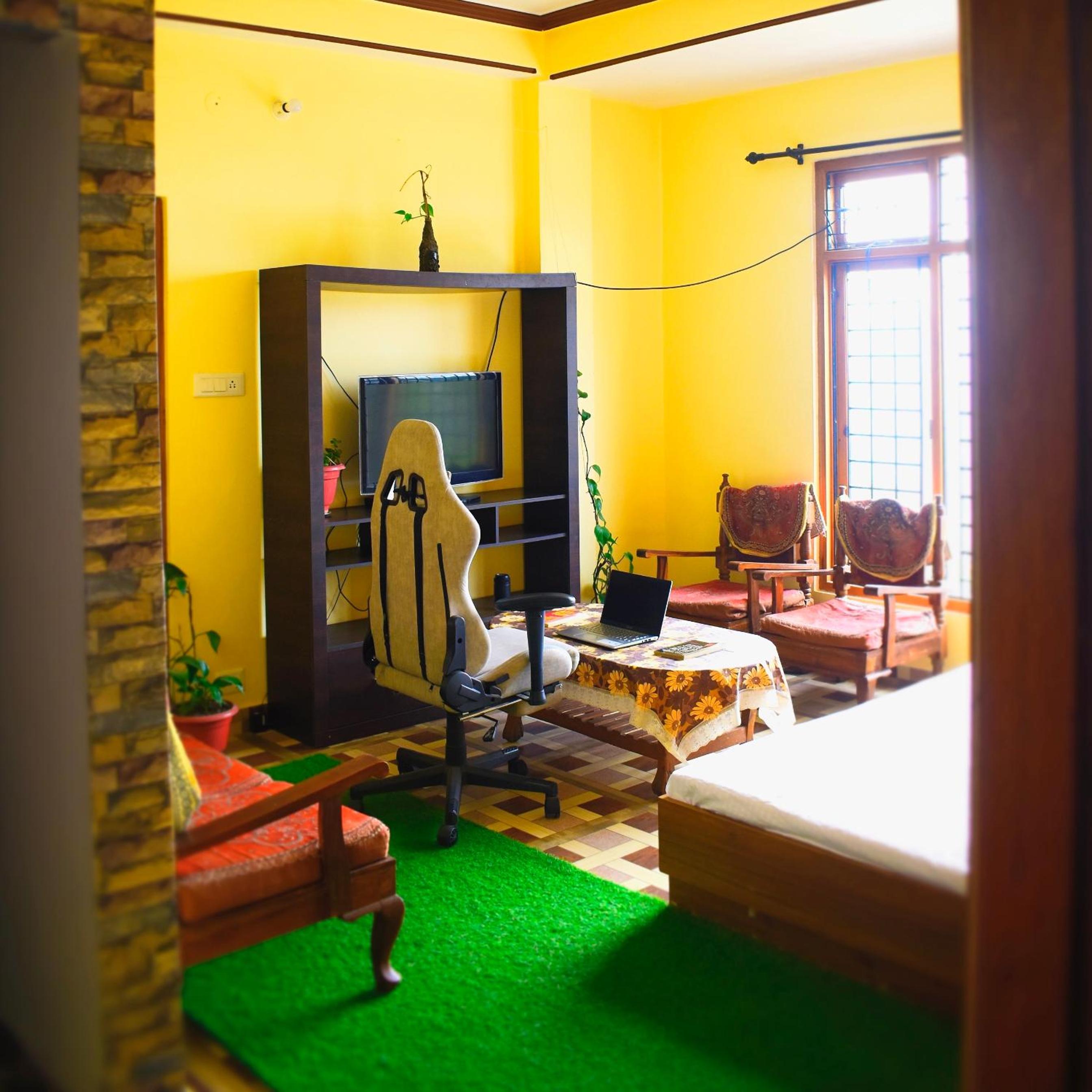 Farm House in Simla Mashobra view 5