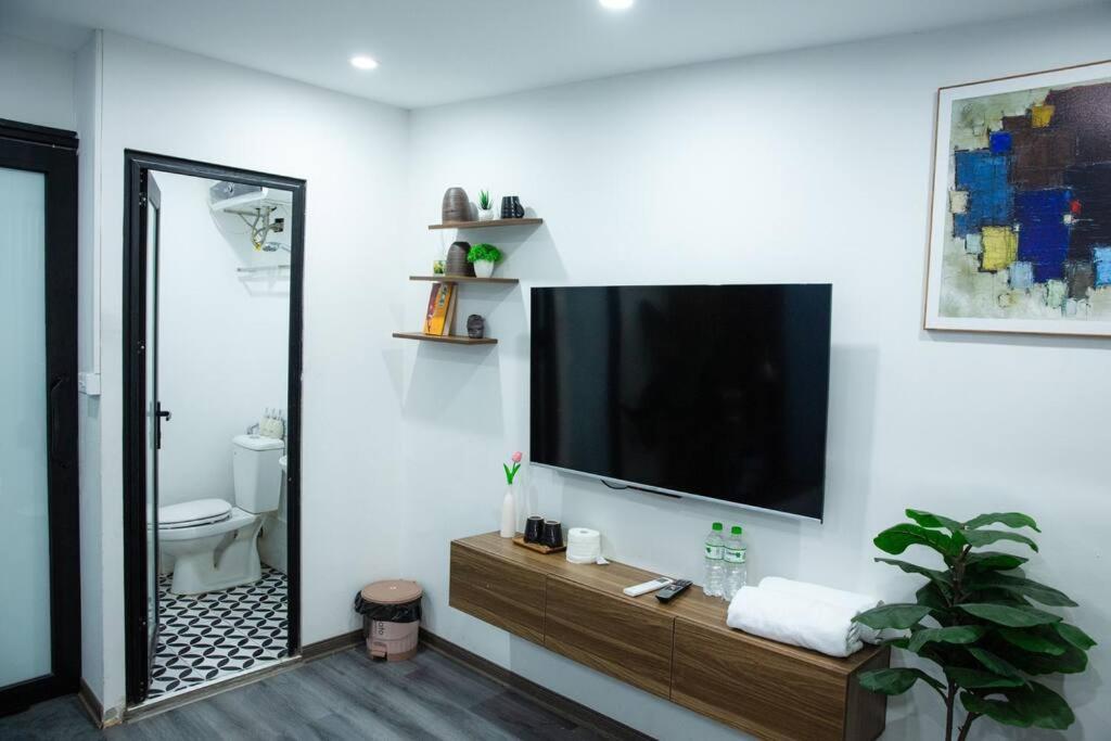 3 bedroom- Hoan Kiem Lake- Best location