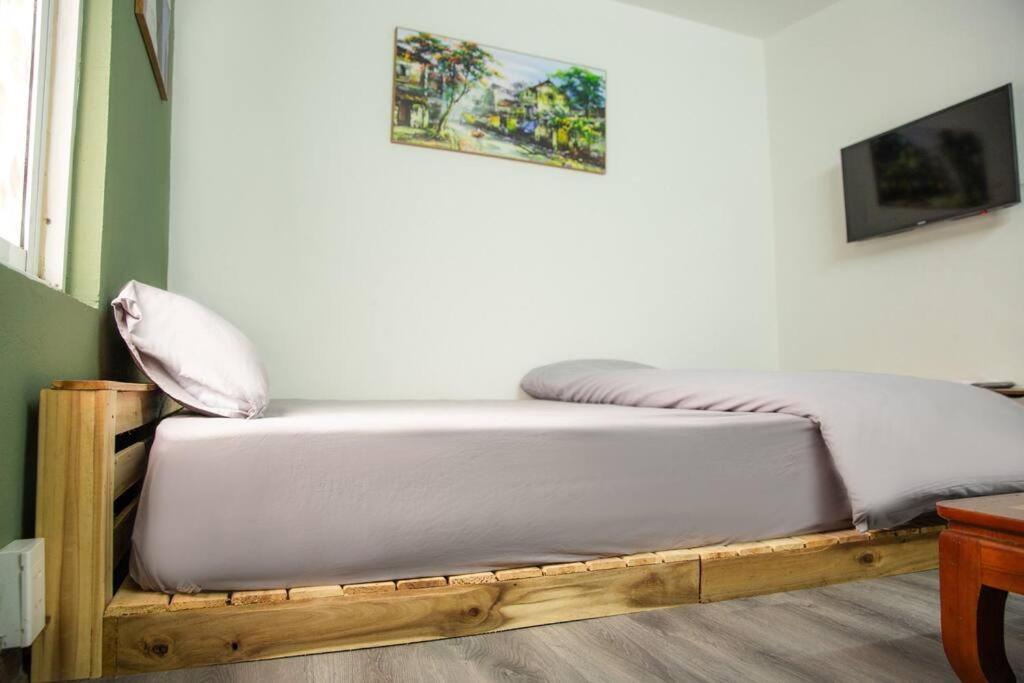 3 bedroom- Hoan Kiem Lake- Best location