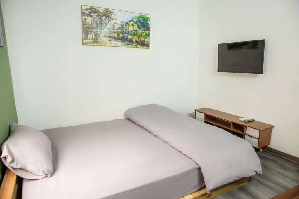 3 bedroom- Hoan Kiem Lake- Best location