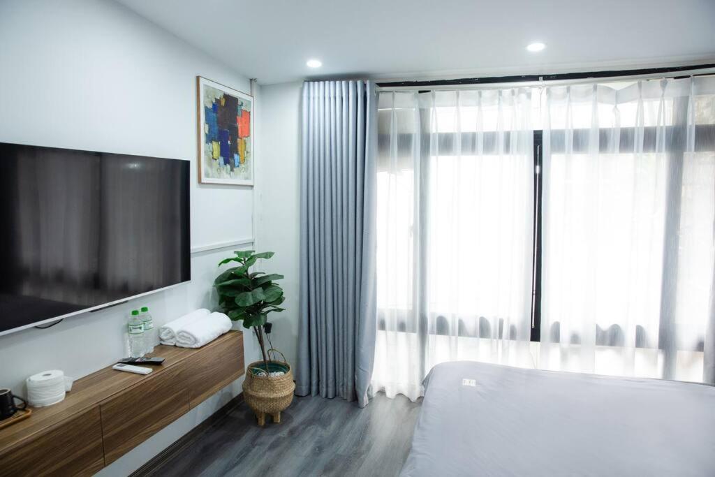 3 bedroom- Hoan Kiem Lake- Best location