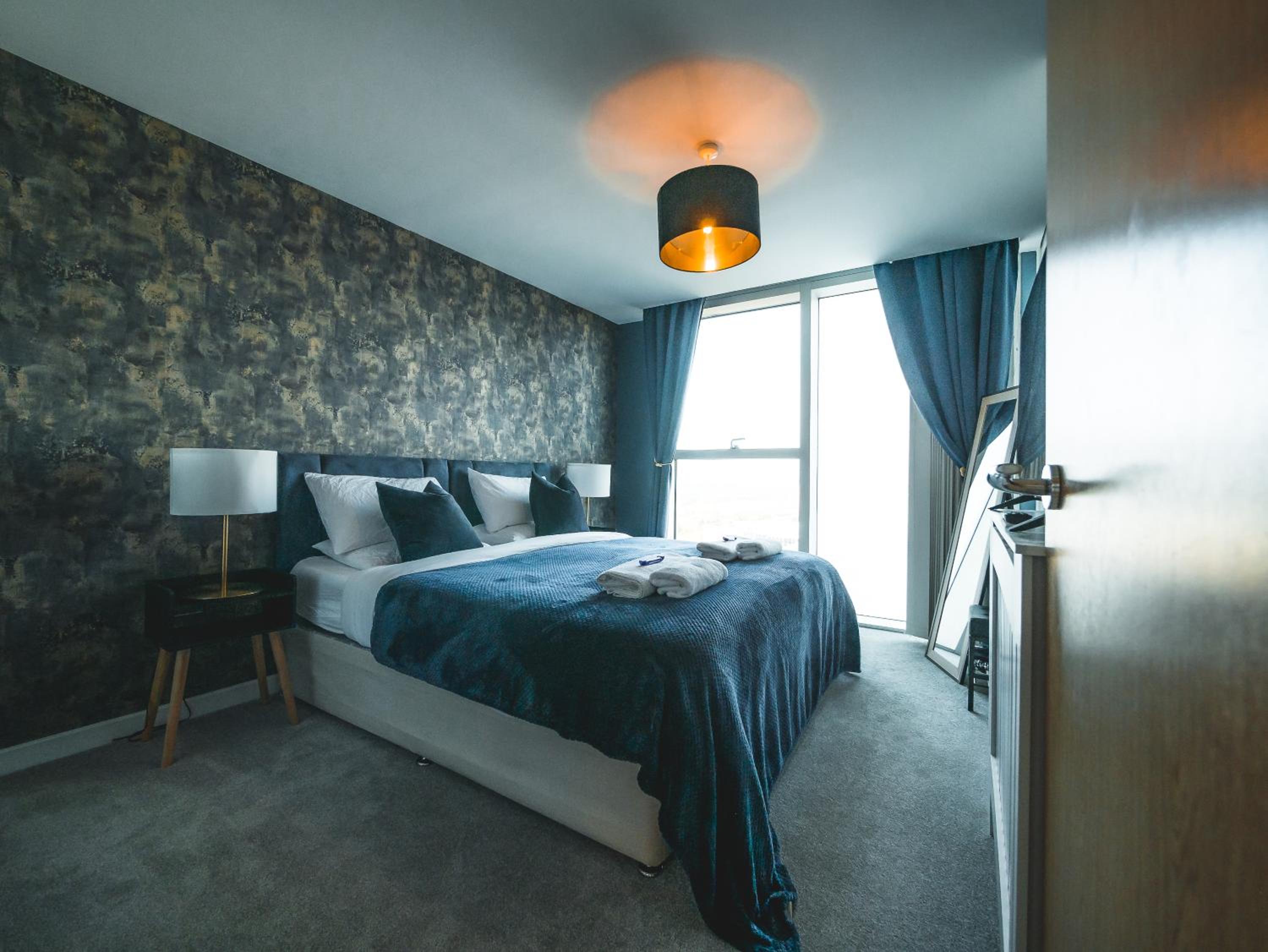 The Safari Suite Luxury Apartment Milton Keynes view 2