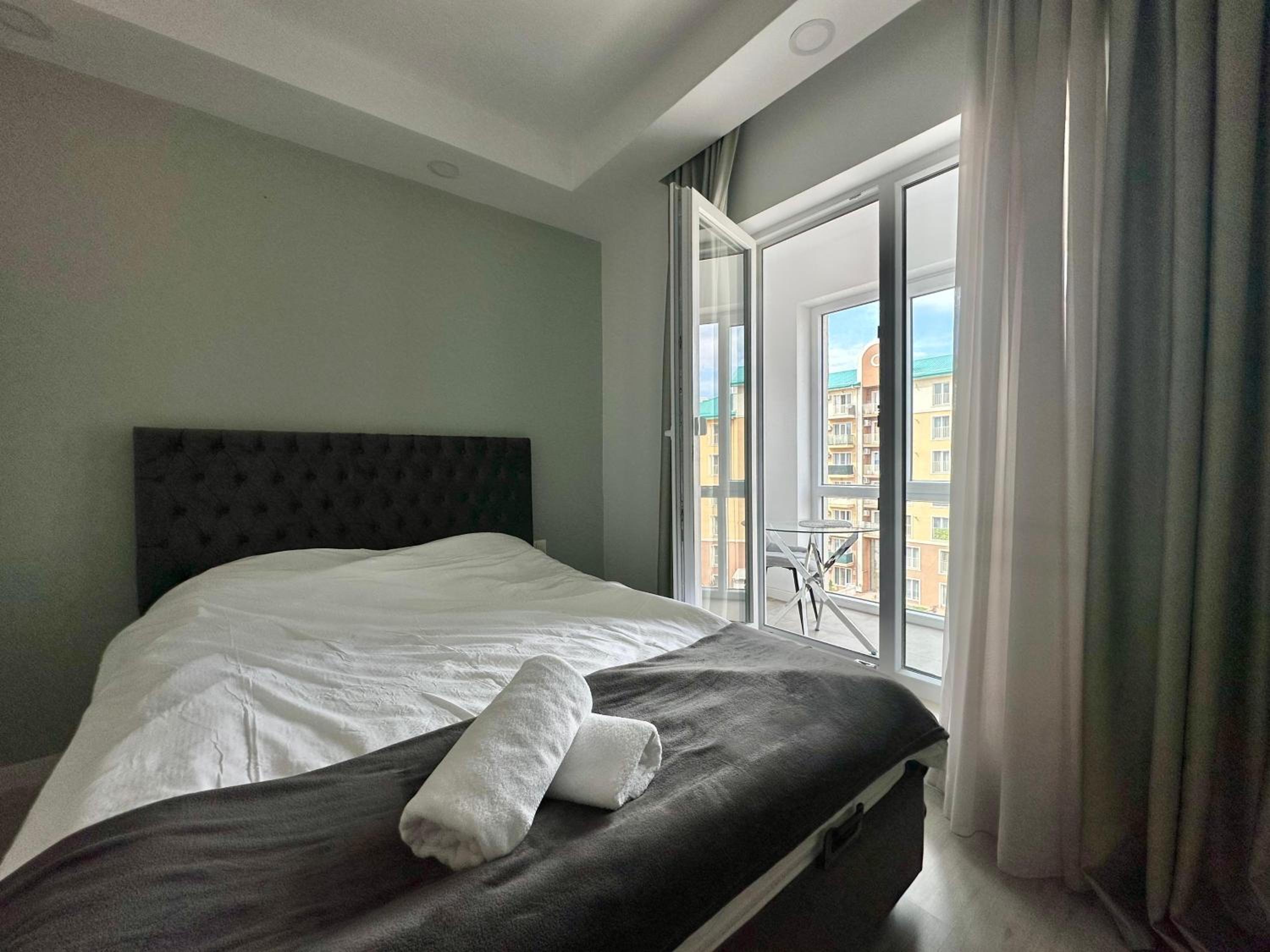 Double Studio B401 StayInn by Cosmopolis view 2