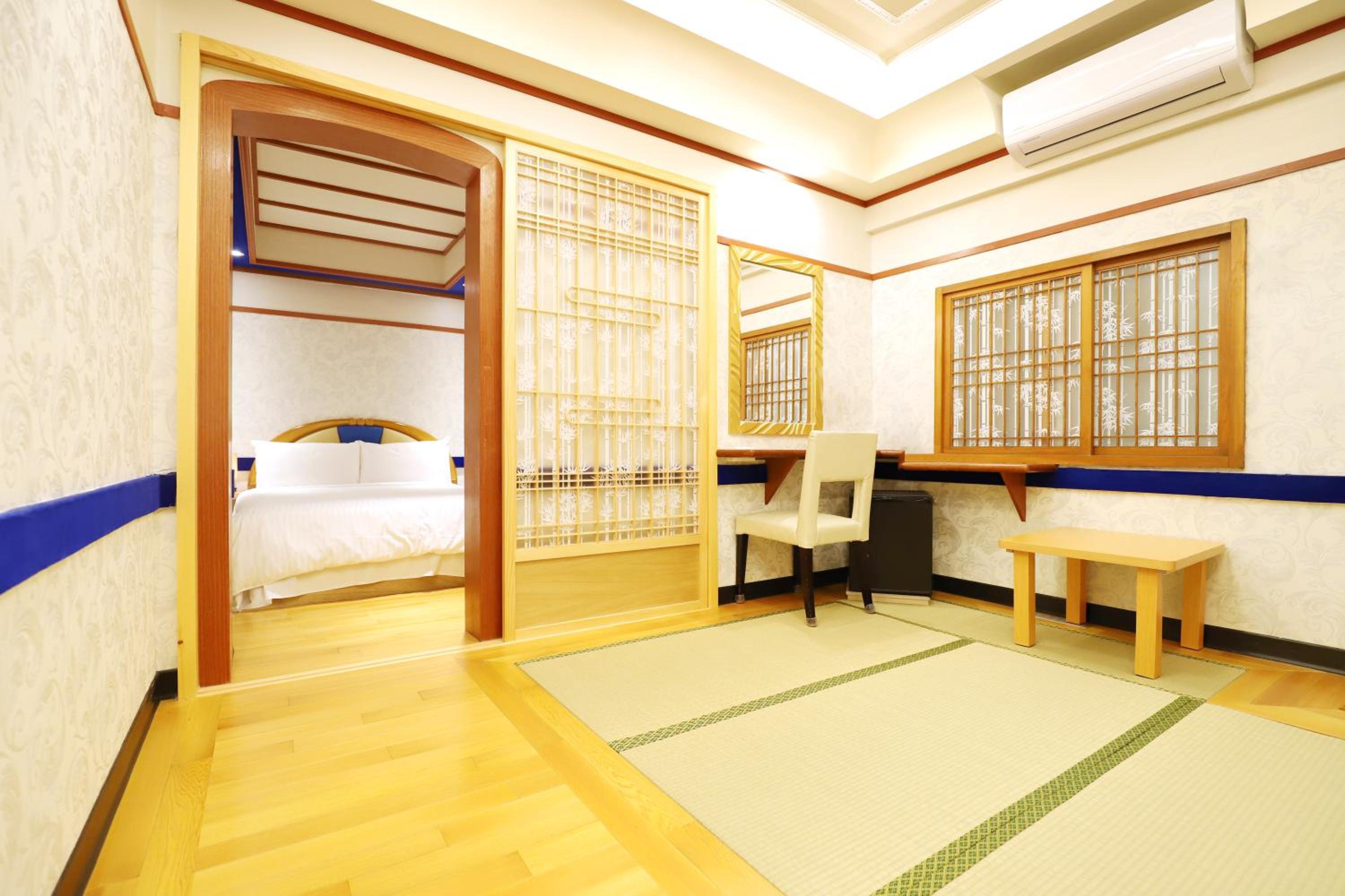 Phoenix Pavilion Hot Spring Hotel