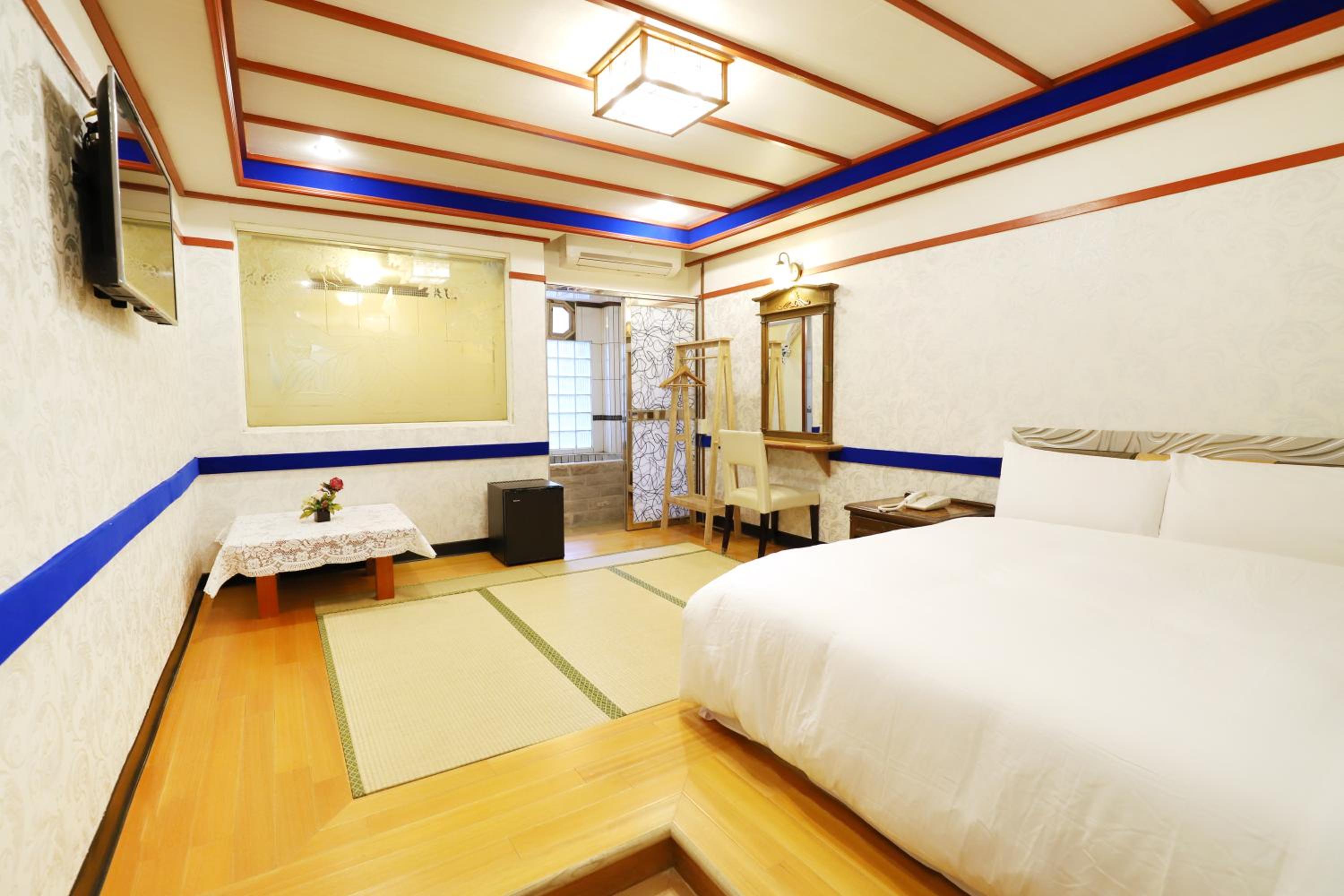 Phoenix Pavilion Hot Spring Hotel