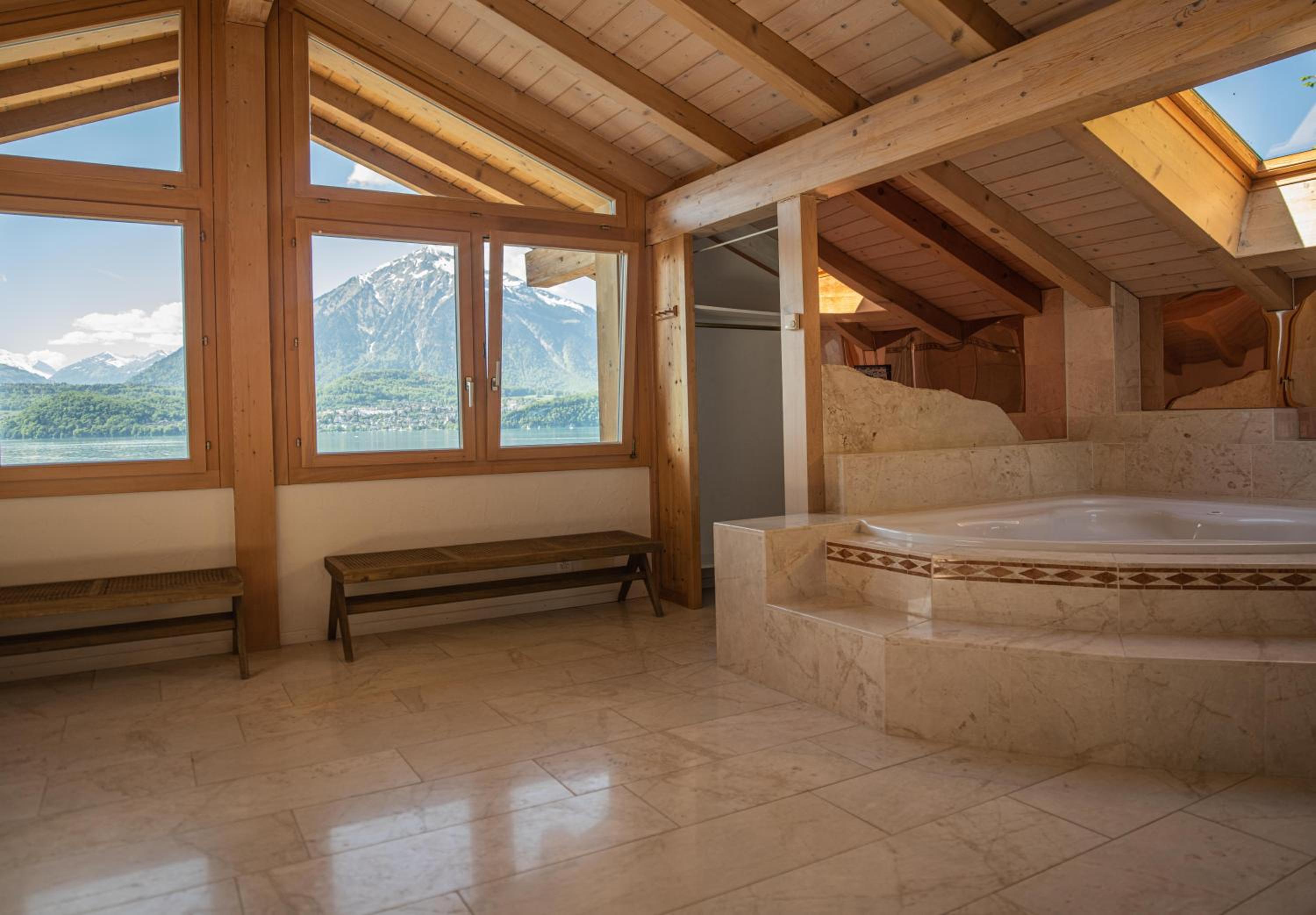 Lakeside Chalet with Panorama View