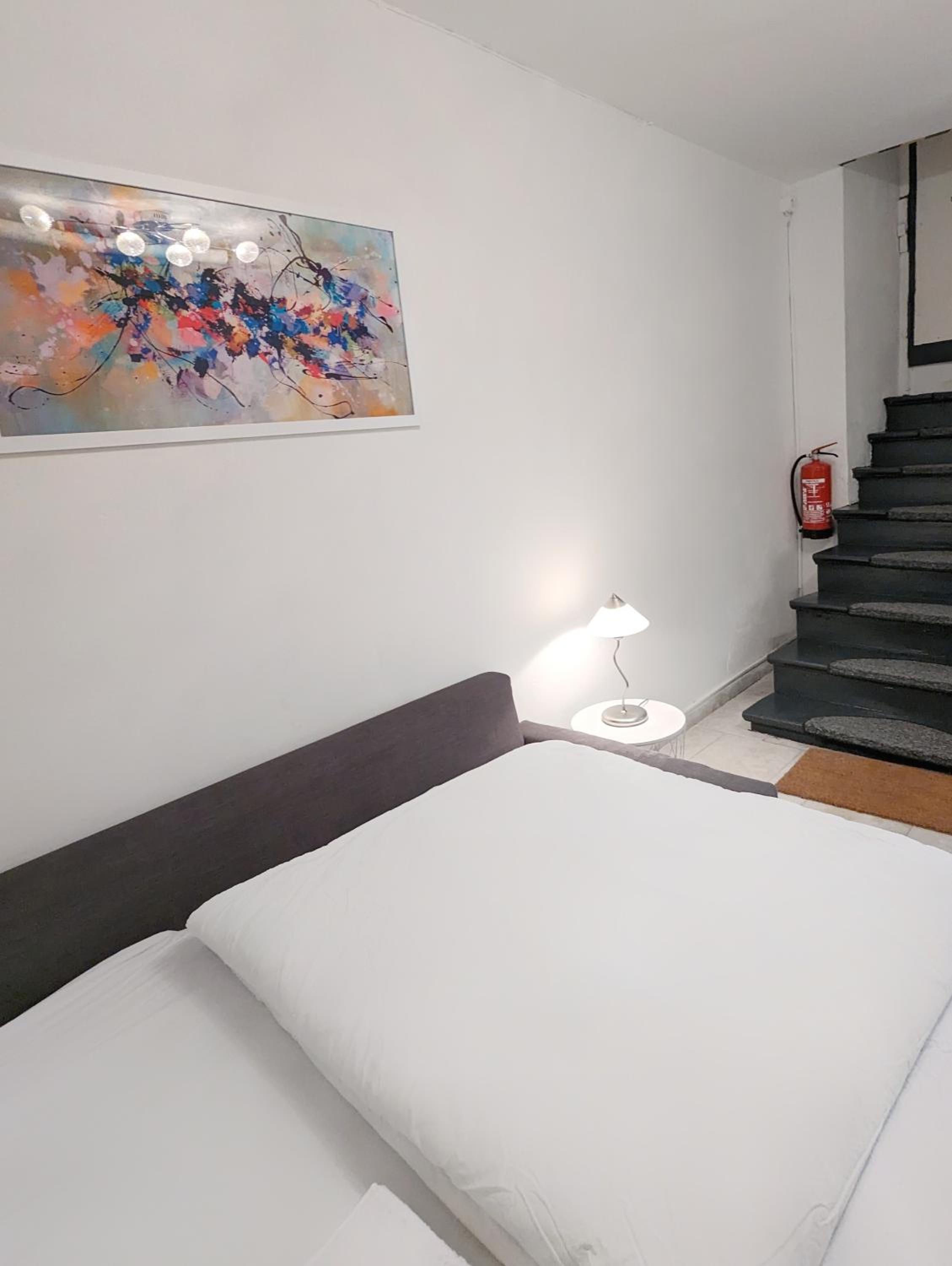 Tiergarten: Central, spacious, beautiful designed 2-BR Apt near park