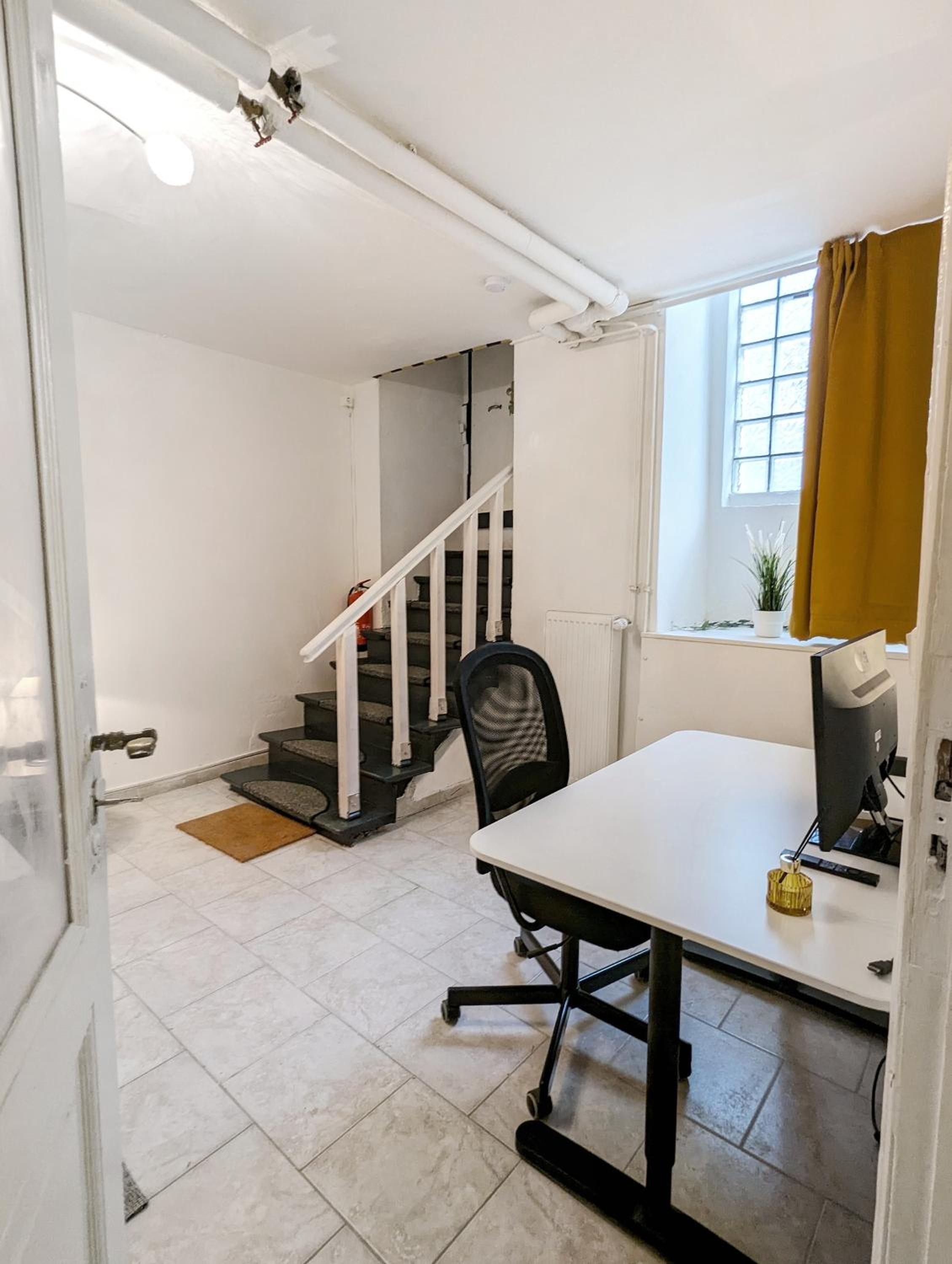 Tiergarten: Central, spacious, beautiful designed 2-BR Apt near park