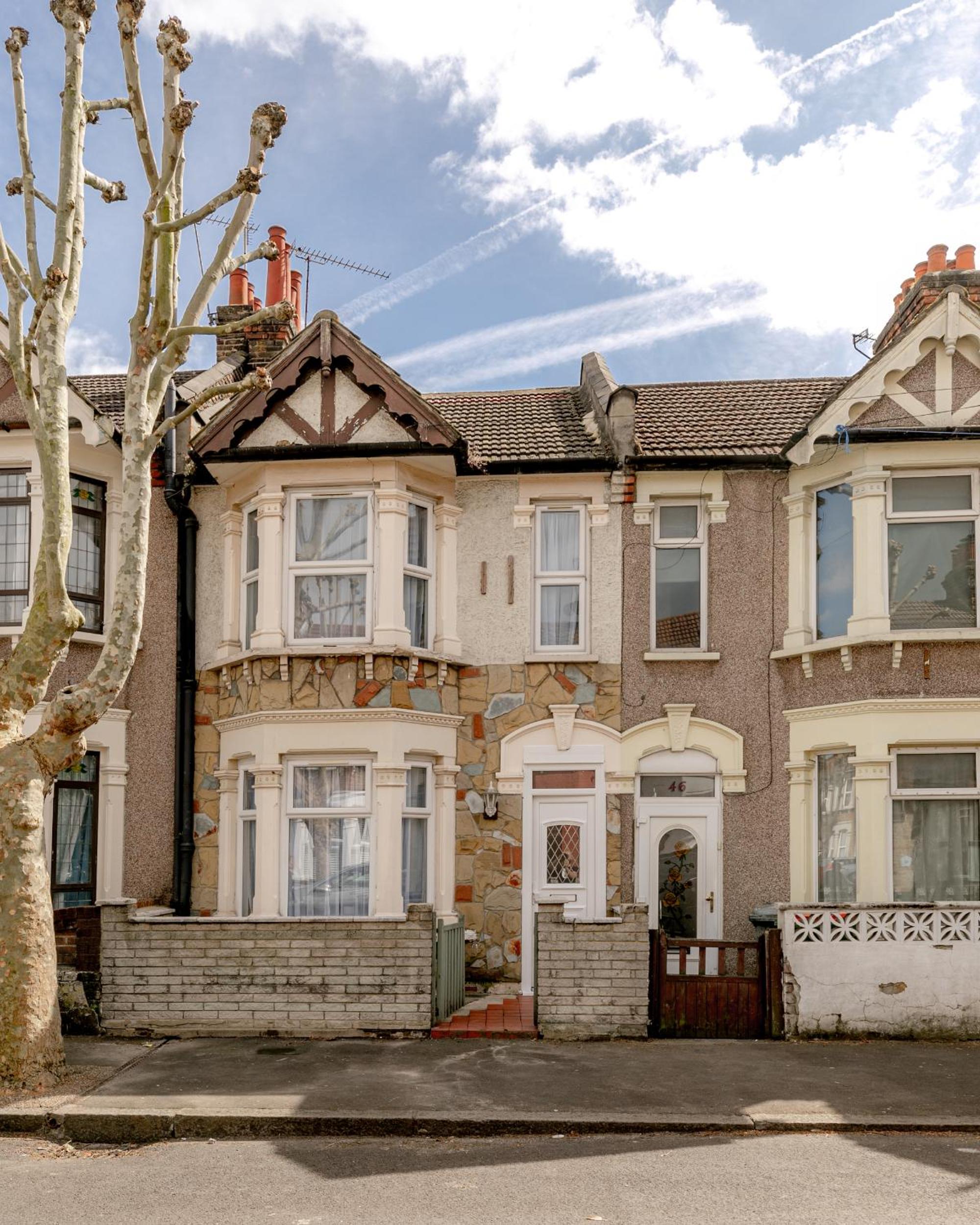 4 Bed House - Sleeps 8 - Garden Pets Wifi