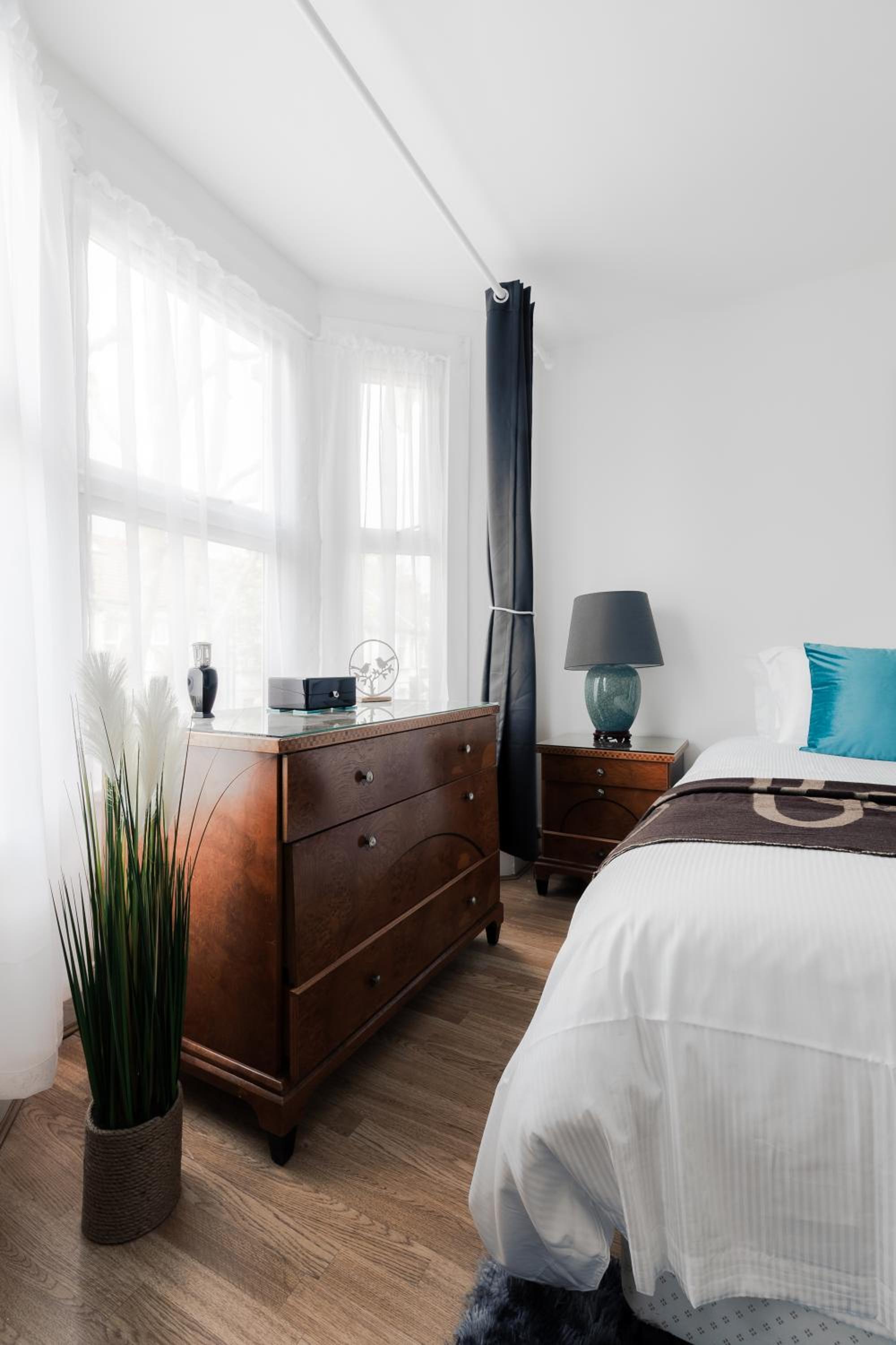 4 Bed House - Sleeps 8 - Garden Pets Wifi