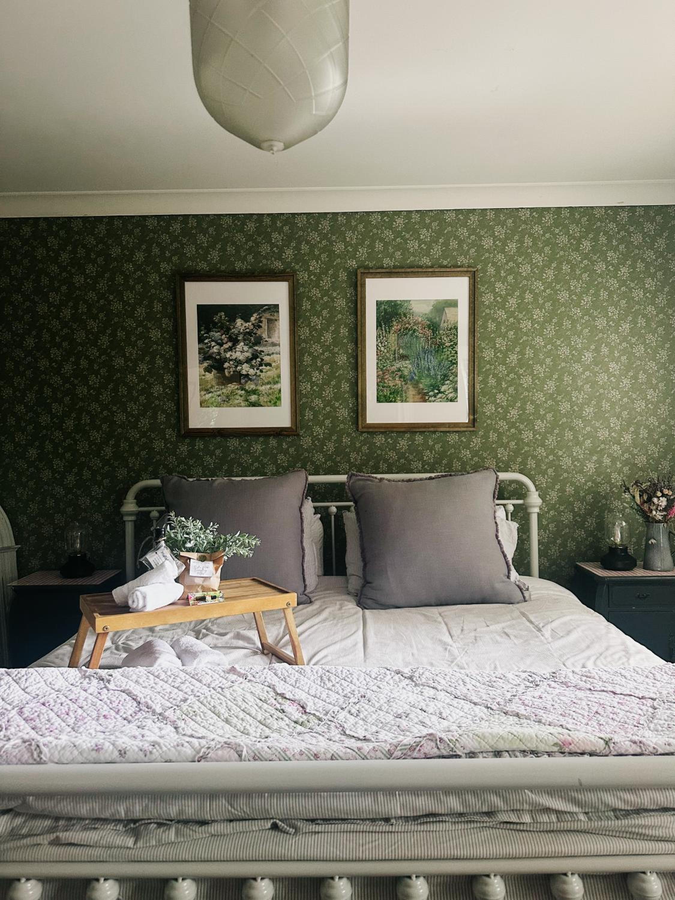 The Romantic Pink English Cottage at Tamborine Mountain