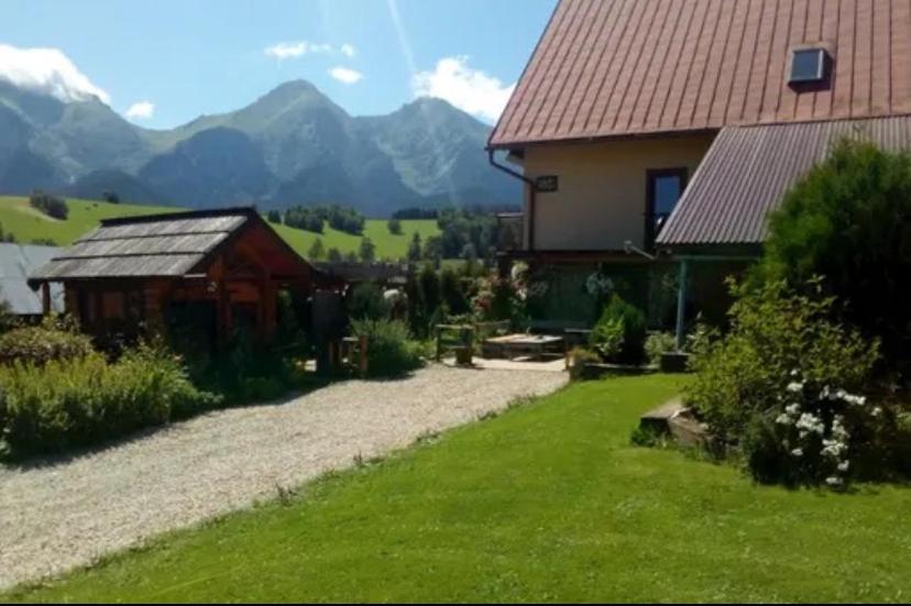 Privat Laura view 3