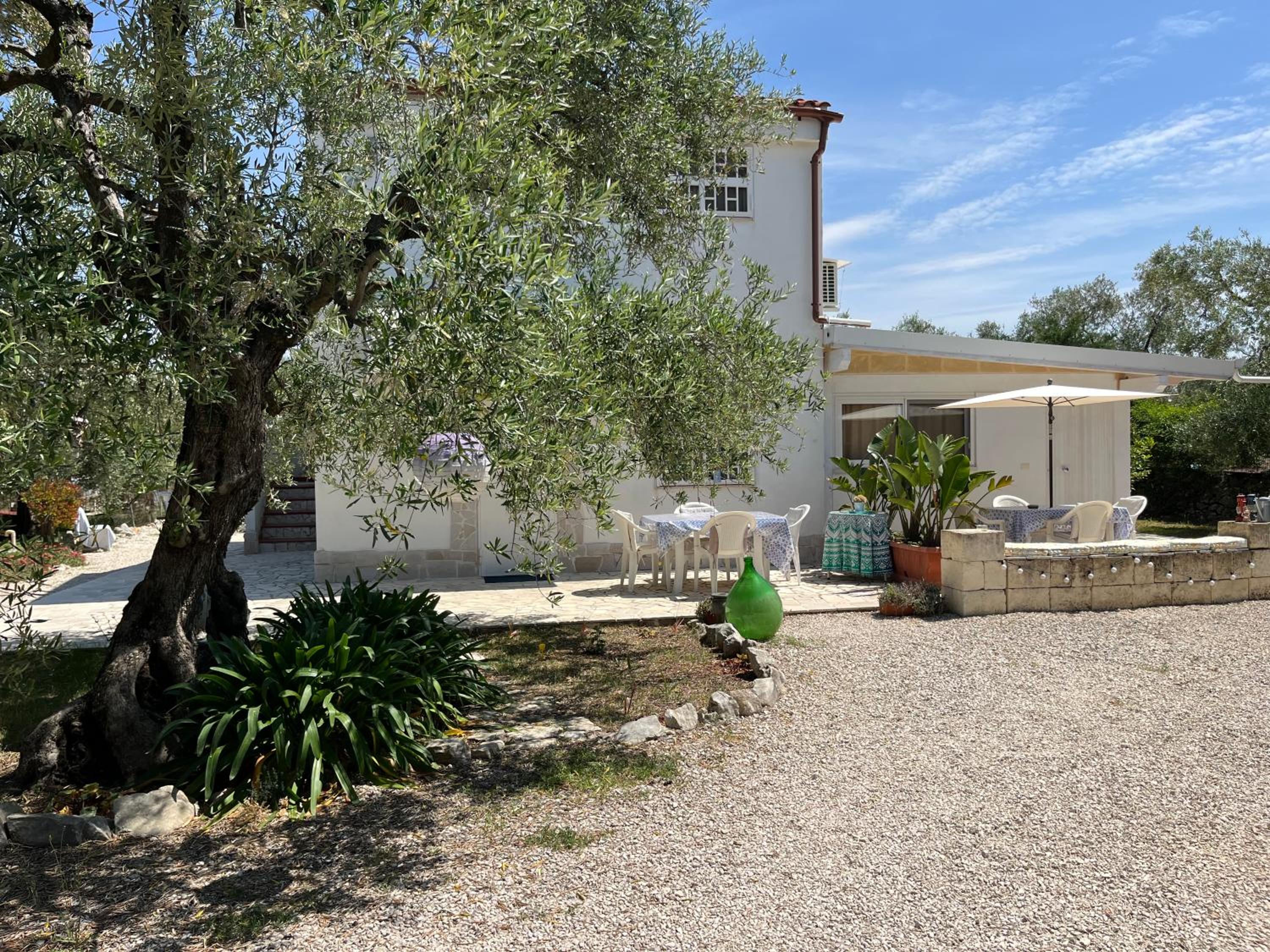B&B Villa Mediterranea with private parking