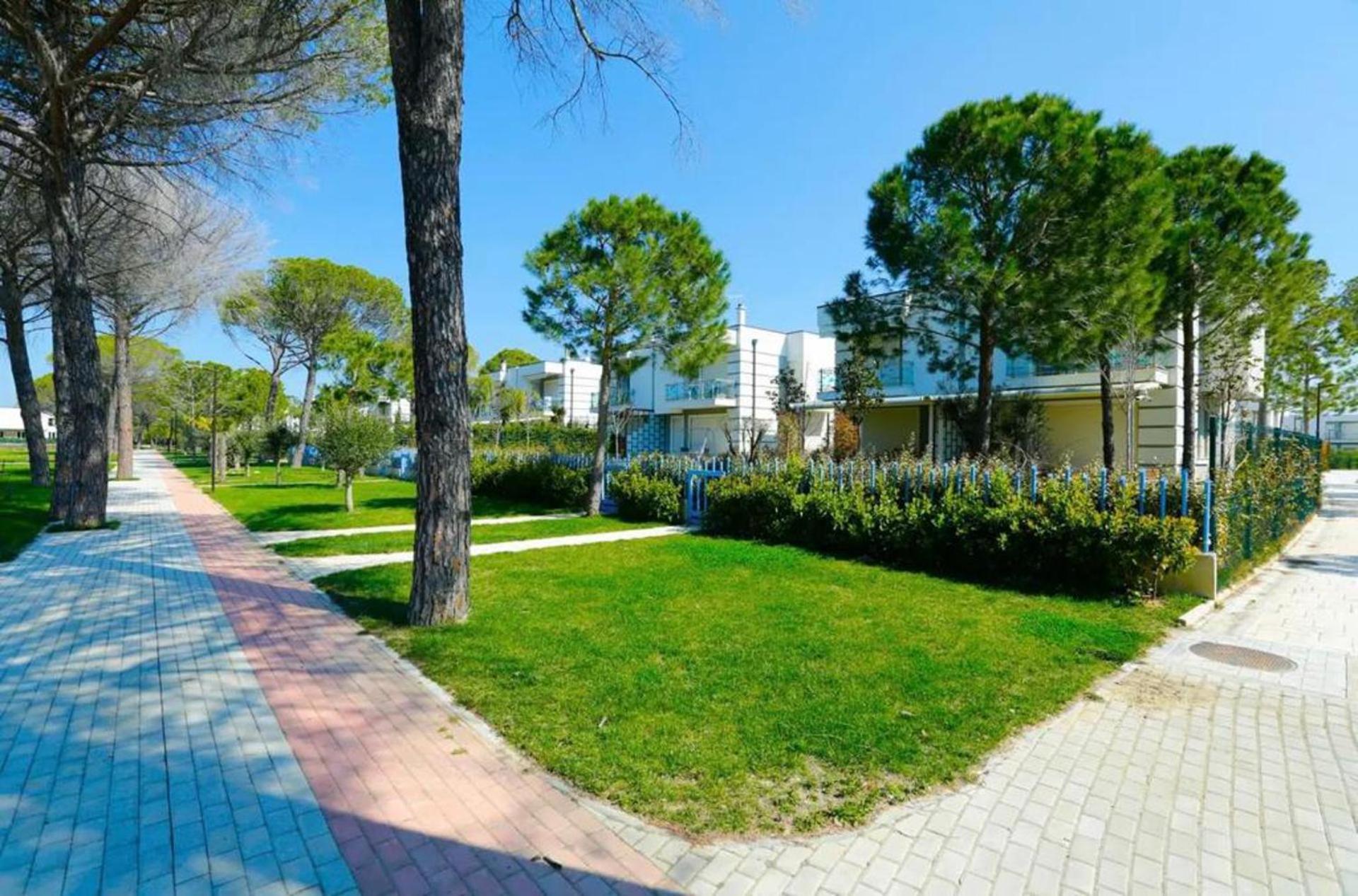 Lovely 2-Bed Apartment in Gjiri i Lalzit