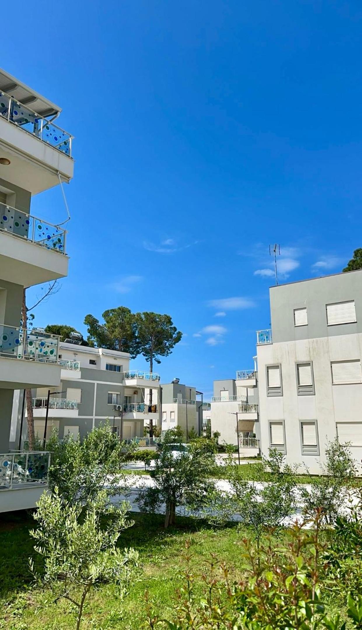 Lovely 2-Bed Apartment in Gjiri i Lalzit