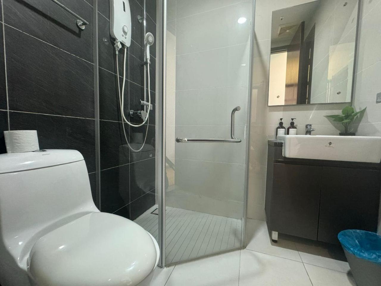 JB City Danga Bay-CG Shopping Mall Apartment