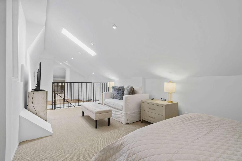 NEW Stunning Hollywood Hills Mansion with Pool and Views